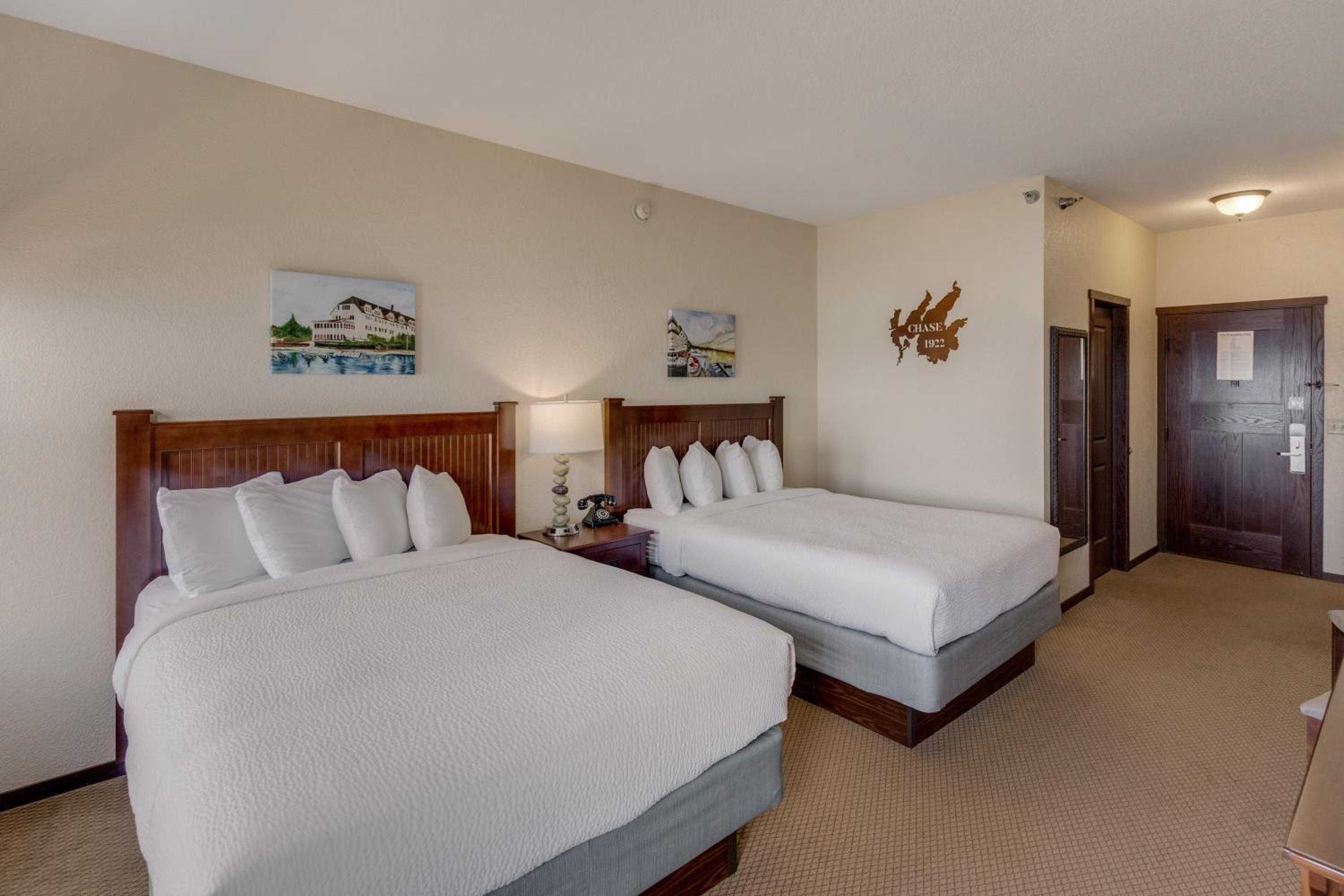 Two Queen Lakeside Room - Photo 4