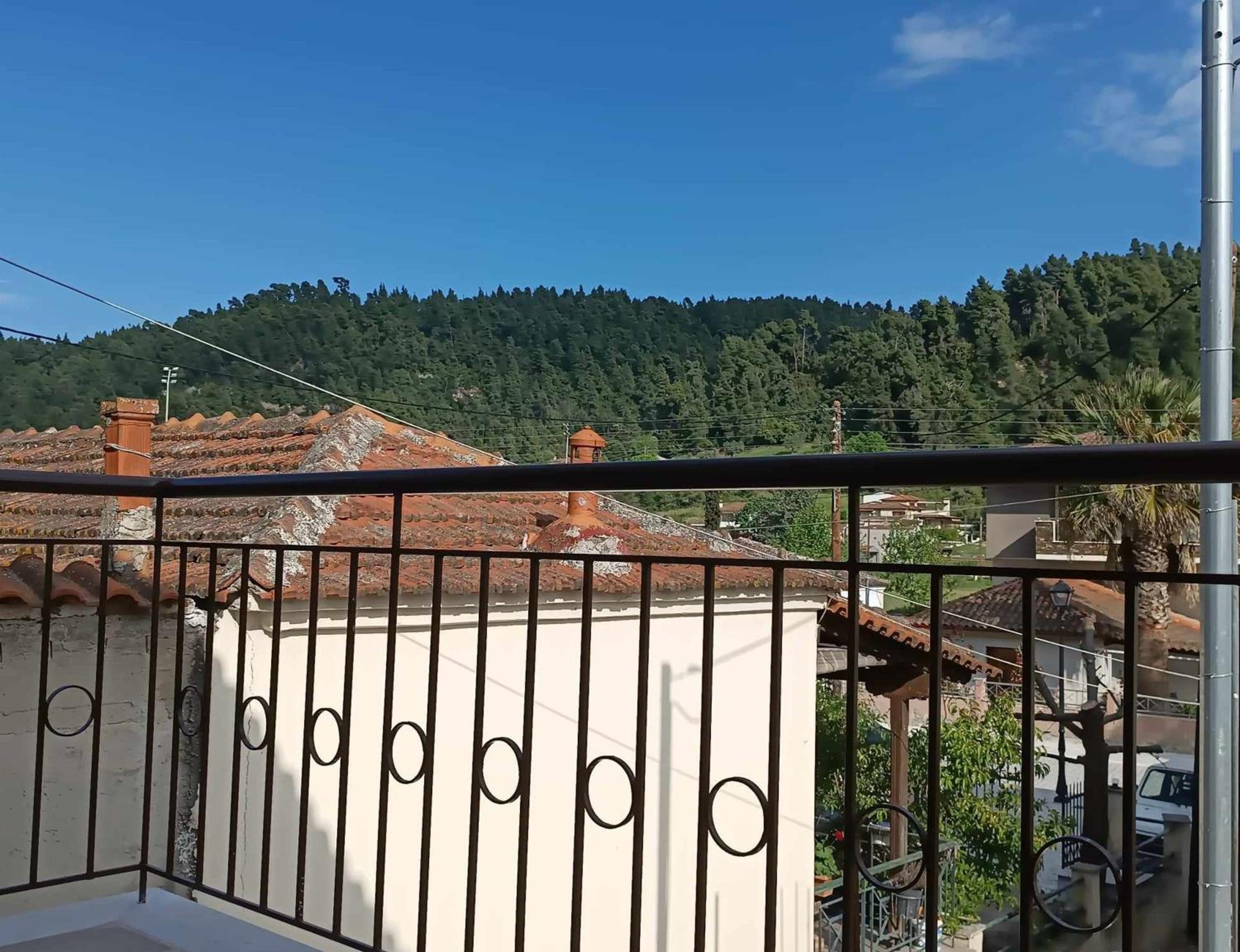 Apartment with Mountain View photo 2