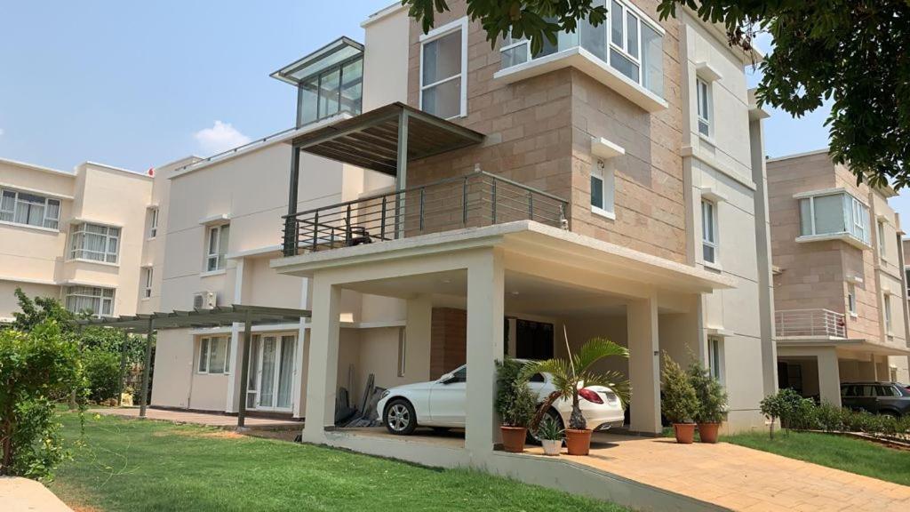 Three-Bedroom Villa photo 2