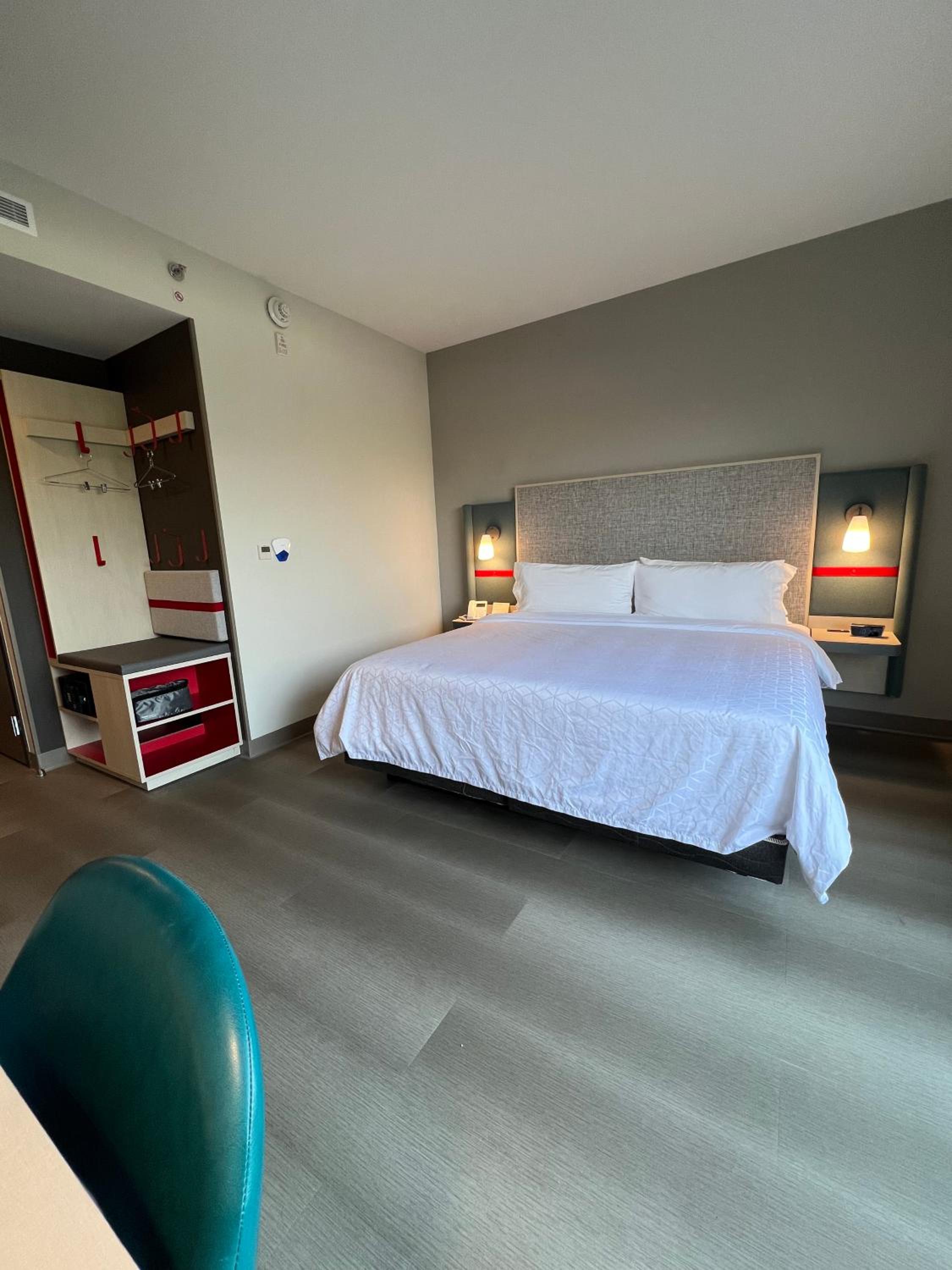 Standard King Room - Photo 4