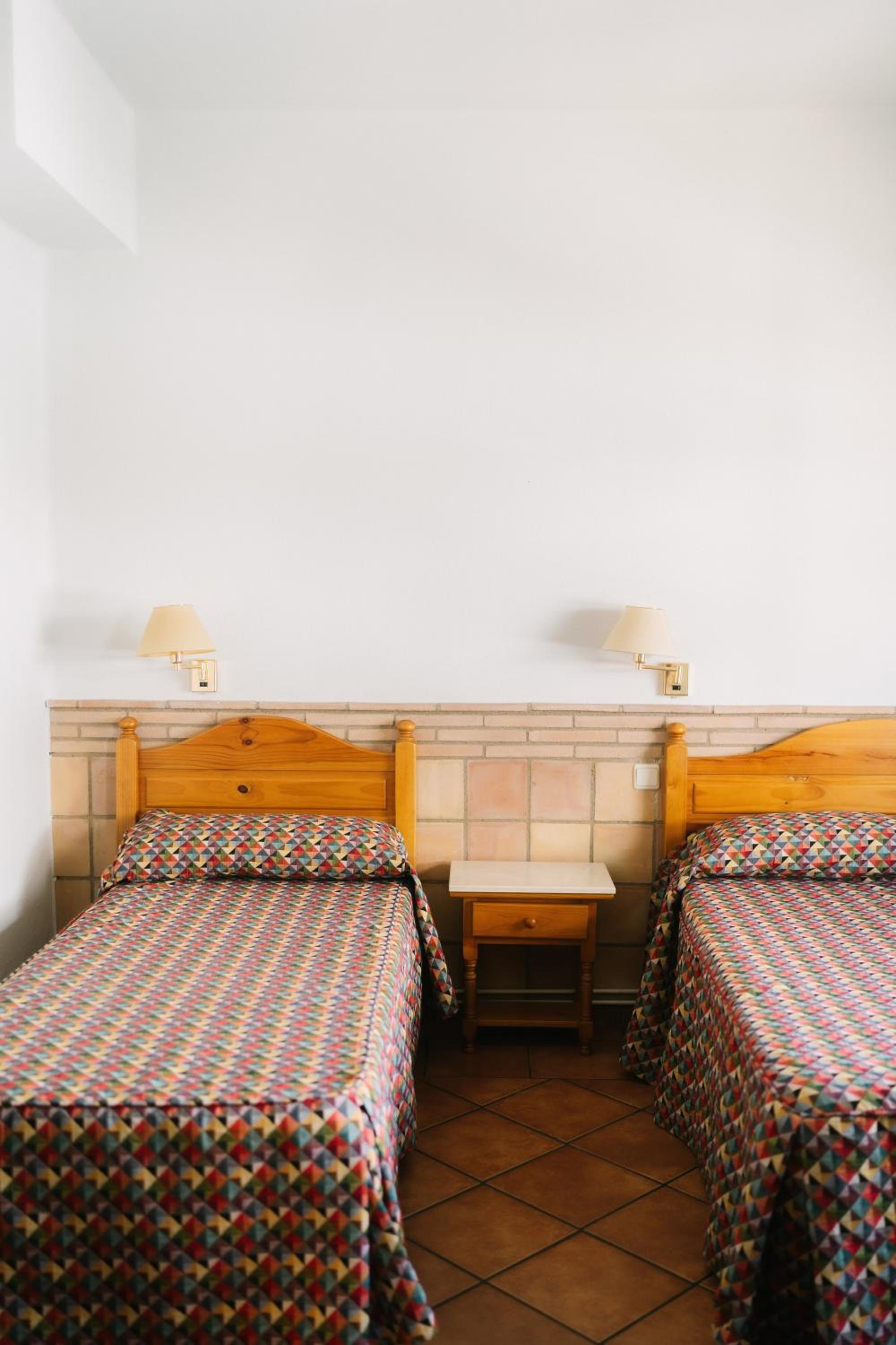 Double or Twin Room - Photo 6