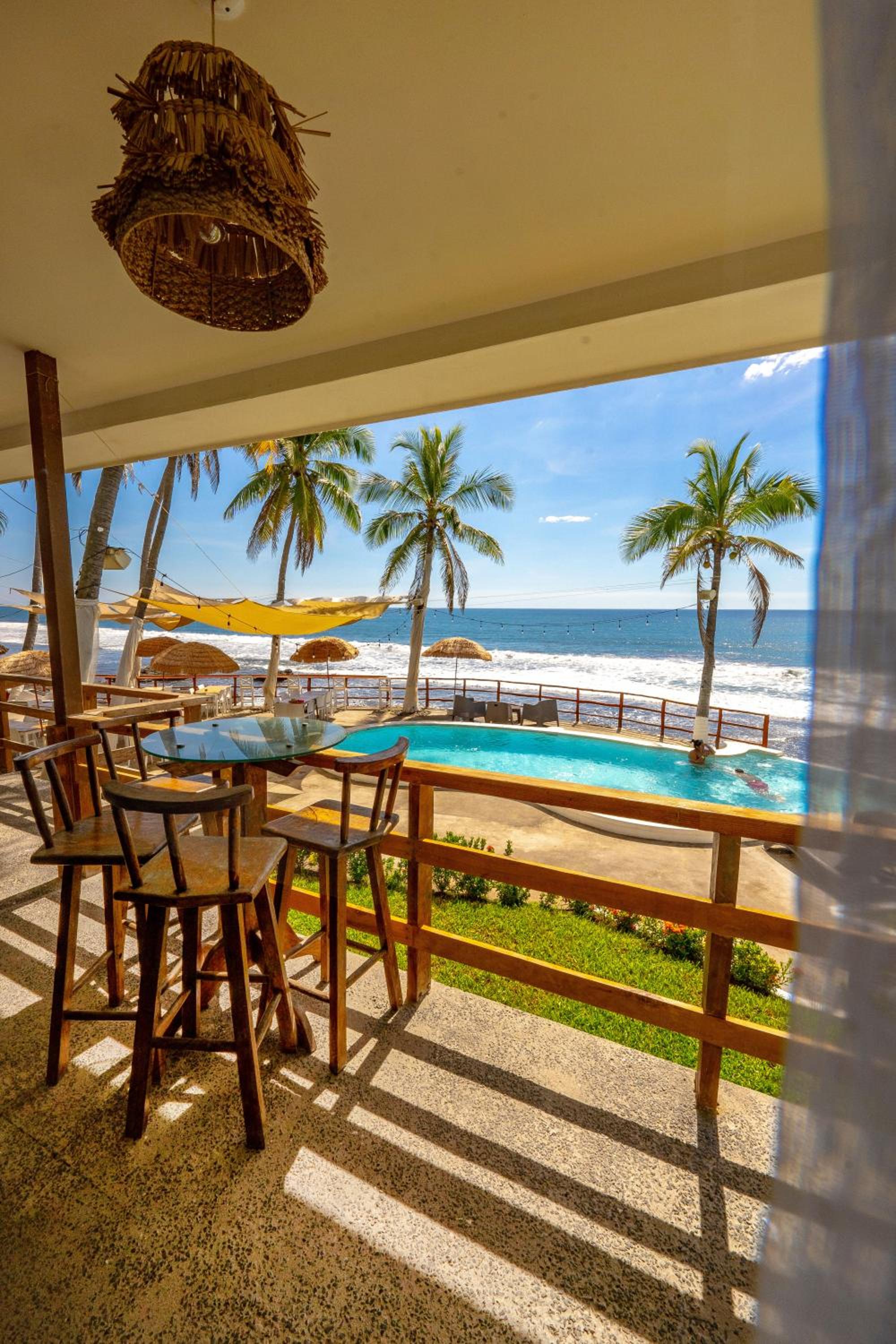 Deluxe Suite with Sea View photo 2