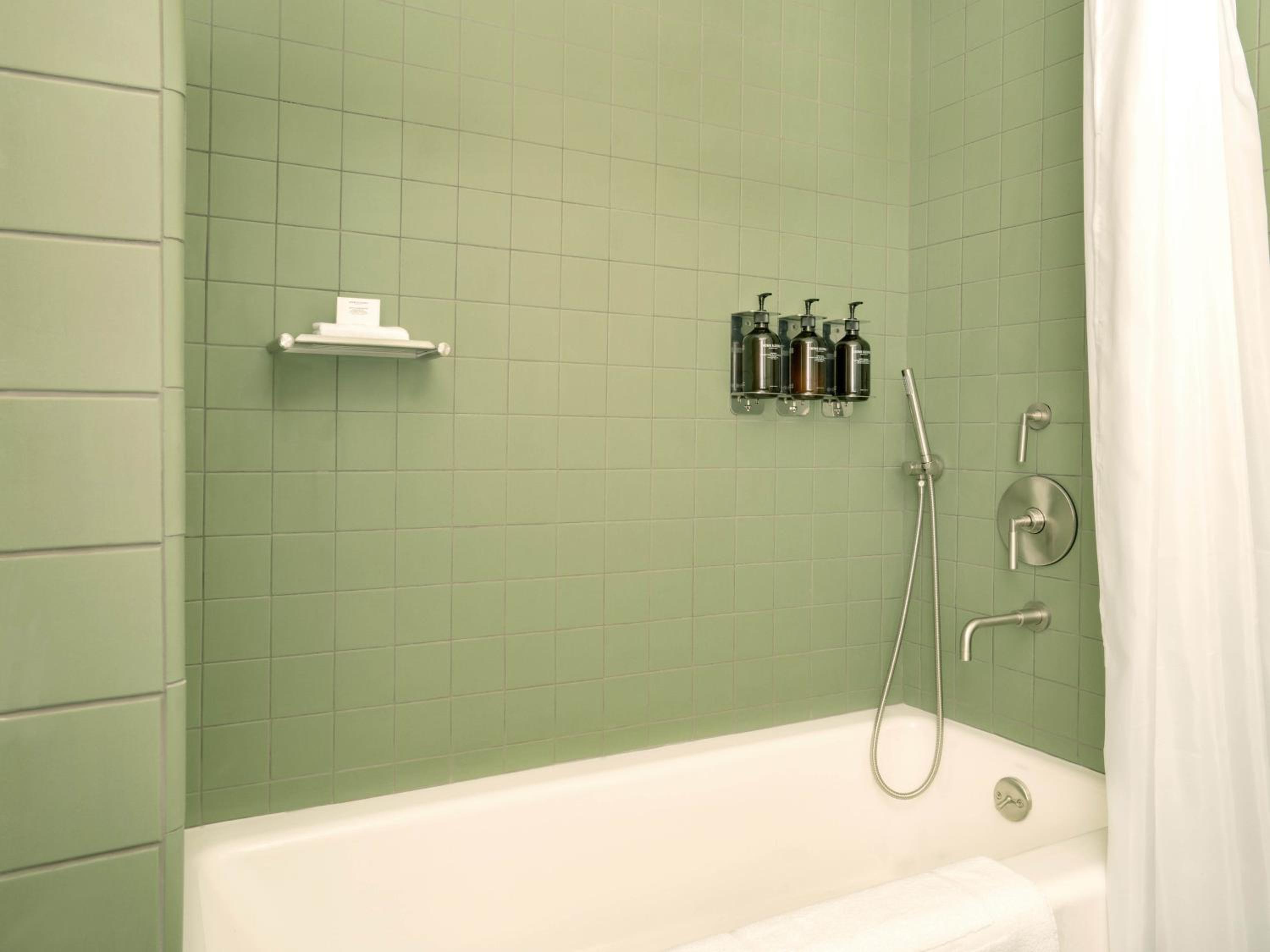 Double Room - Photo 7