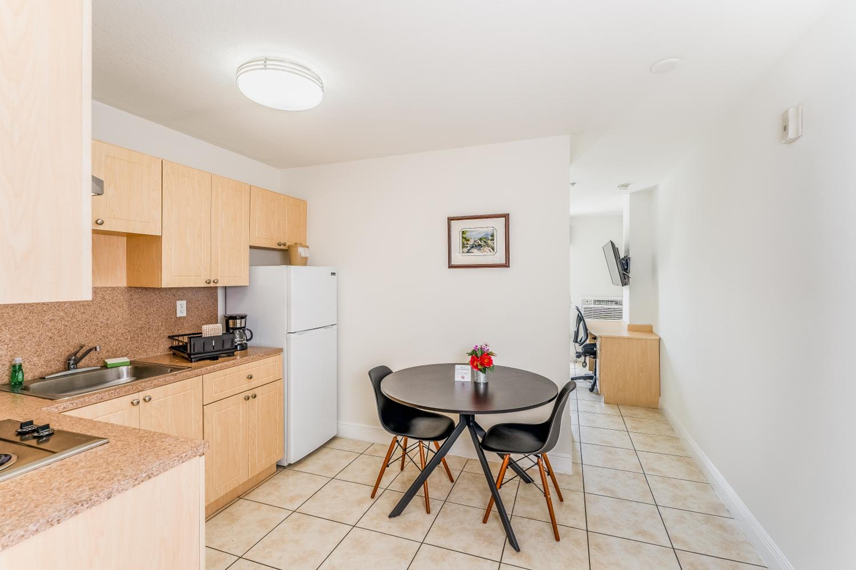 South River Suites — photo 77