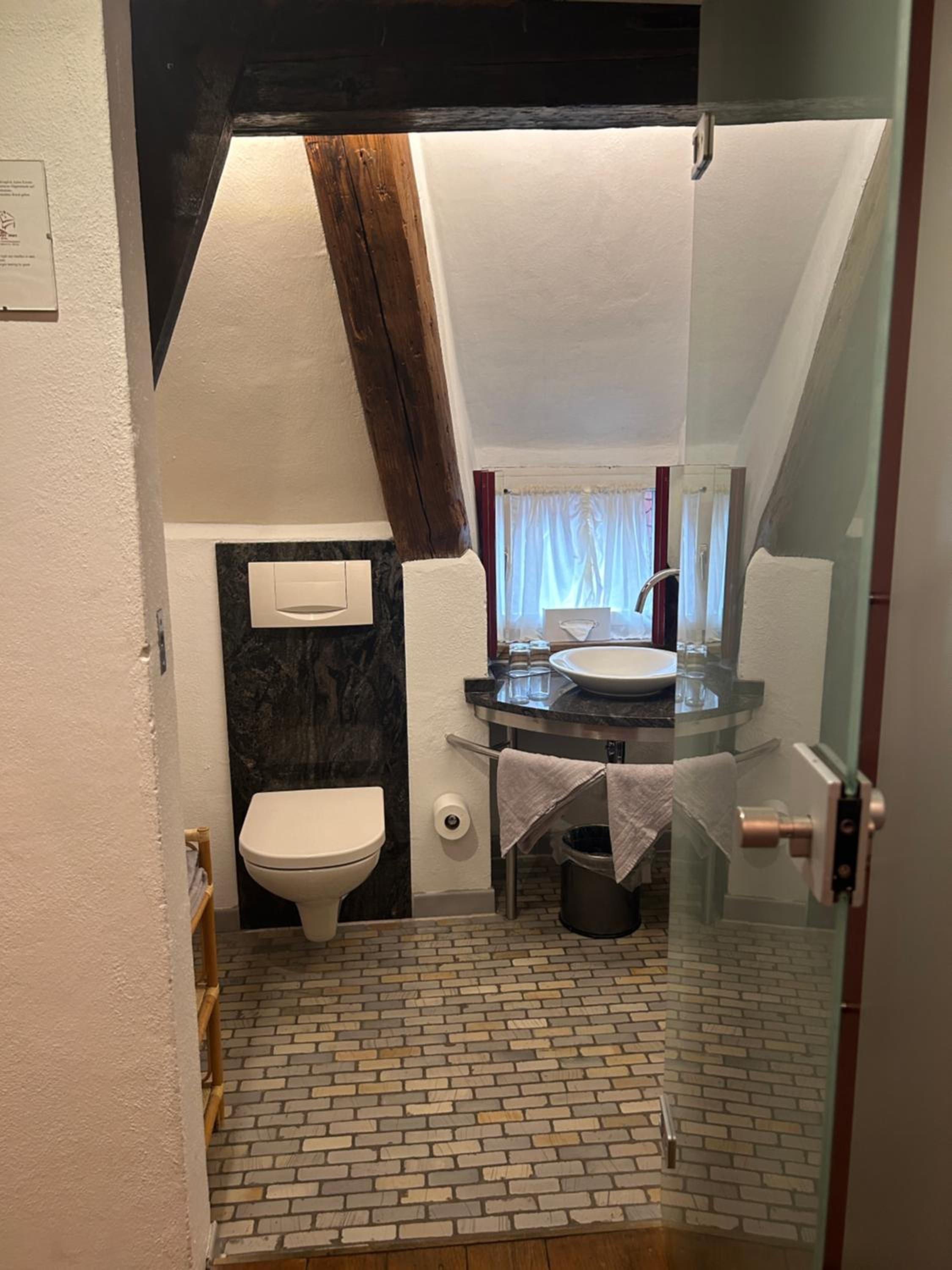Standard Double Room - Photo 3