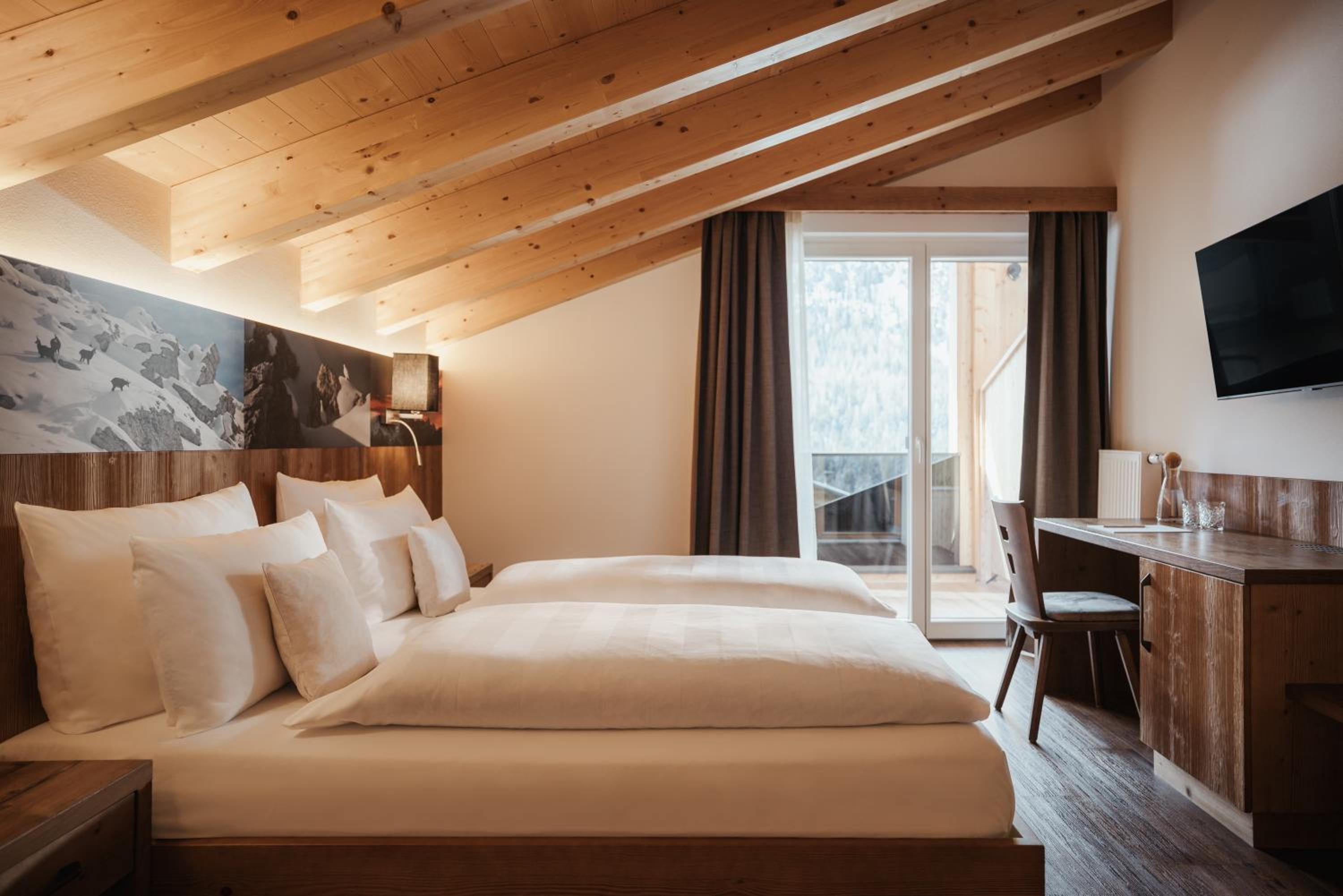 Deluxe Double or Twin Room with Balcony photo 3
