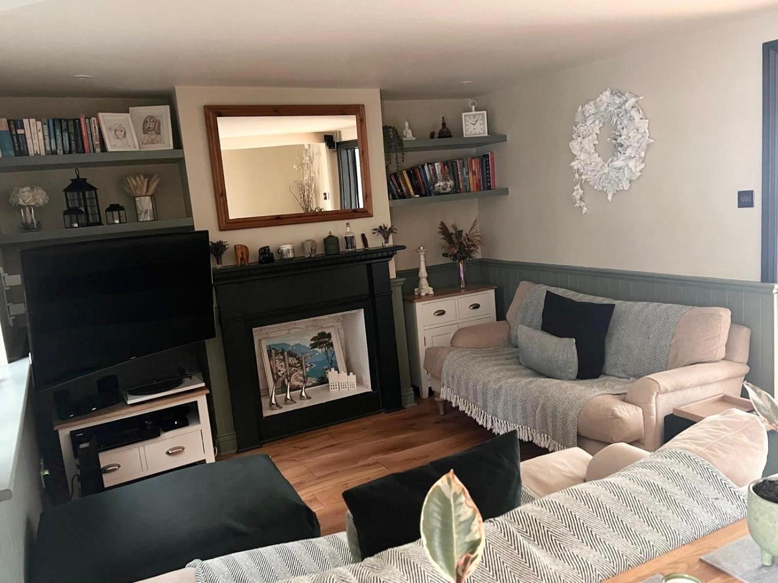 Two-Bedroom House photo 2