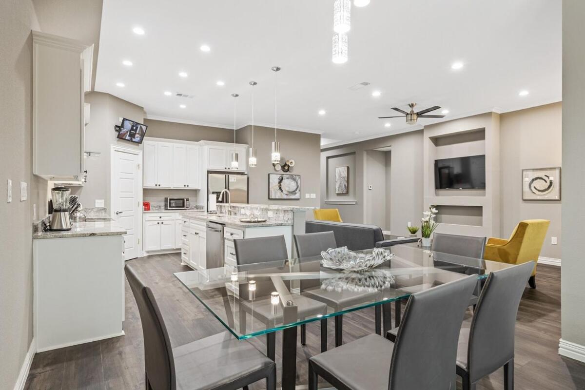 Four-Bedroom Vacation Home photo 2