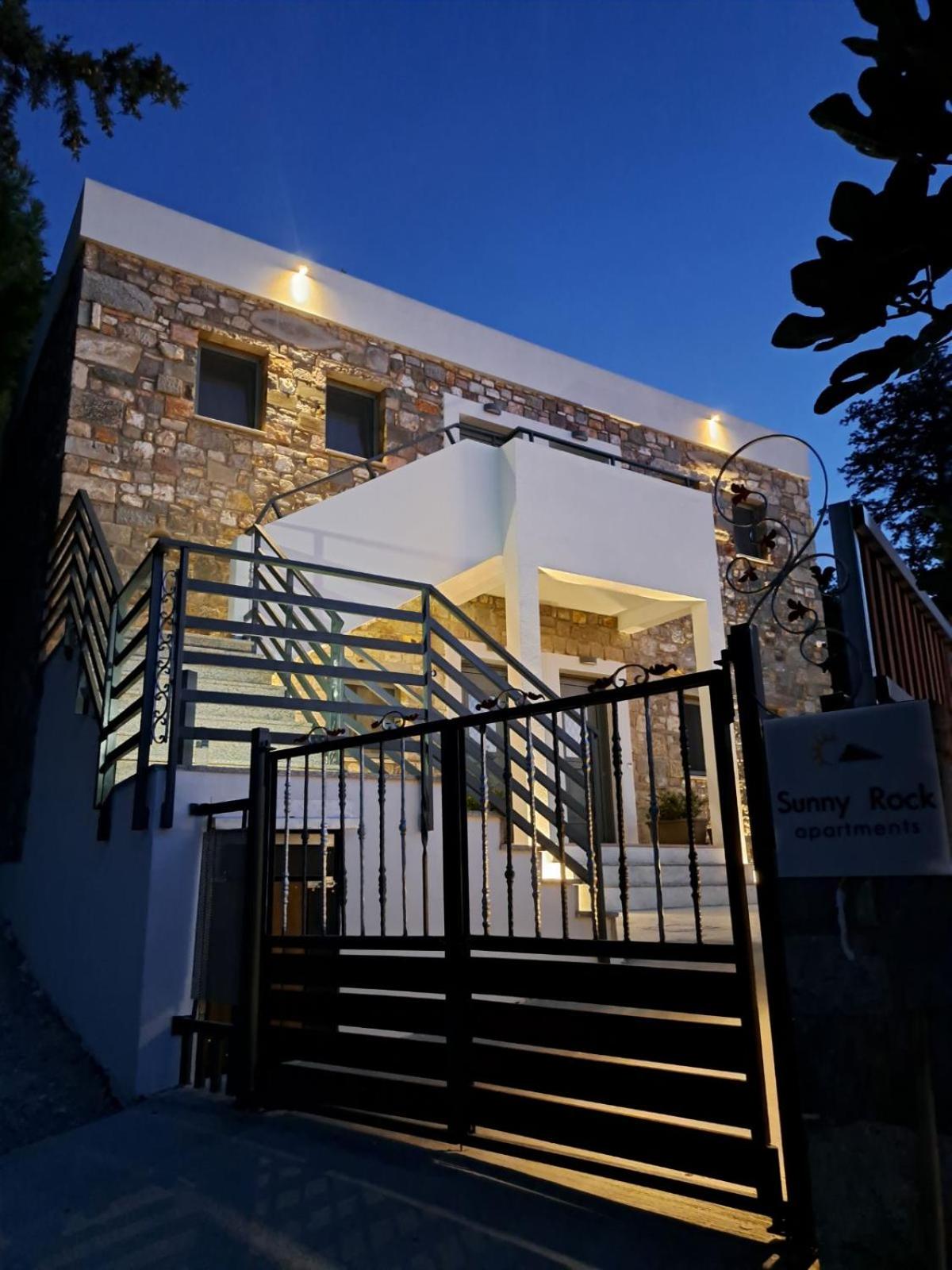 One-Bedroom House photo 2