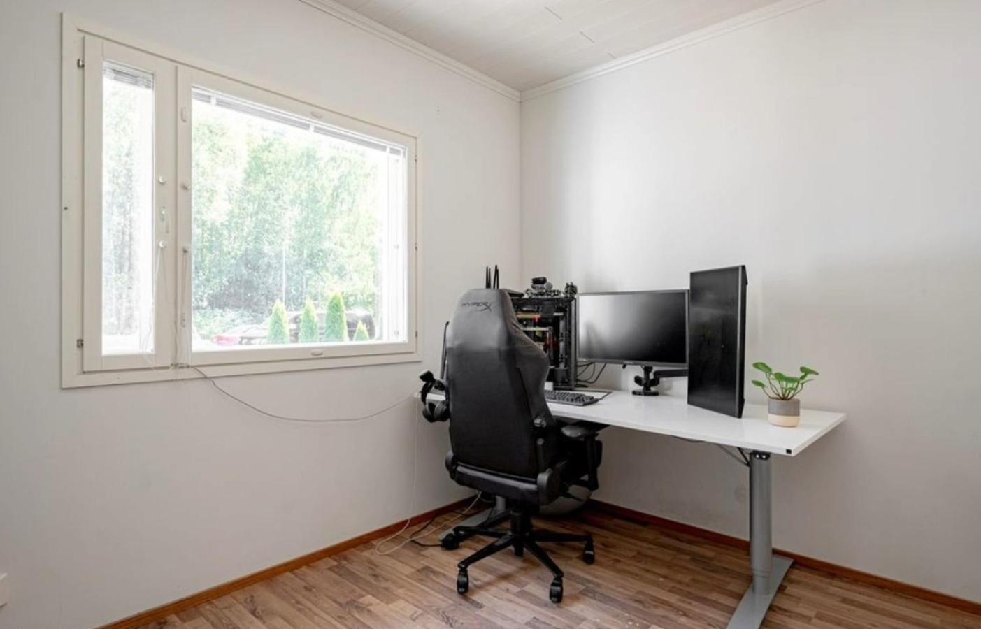 Two-Bedroom House photo 2