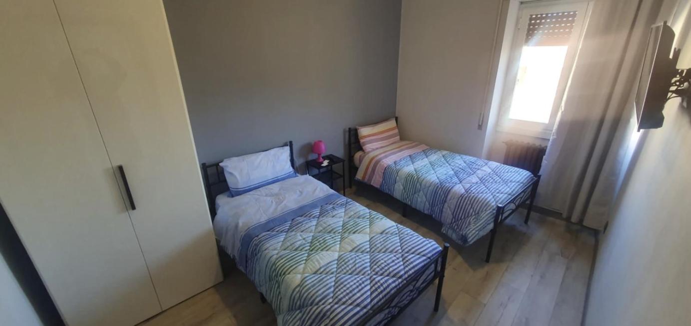 Twin Room with Private Bathroom photo 3