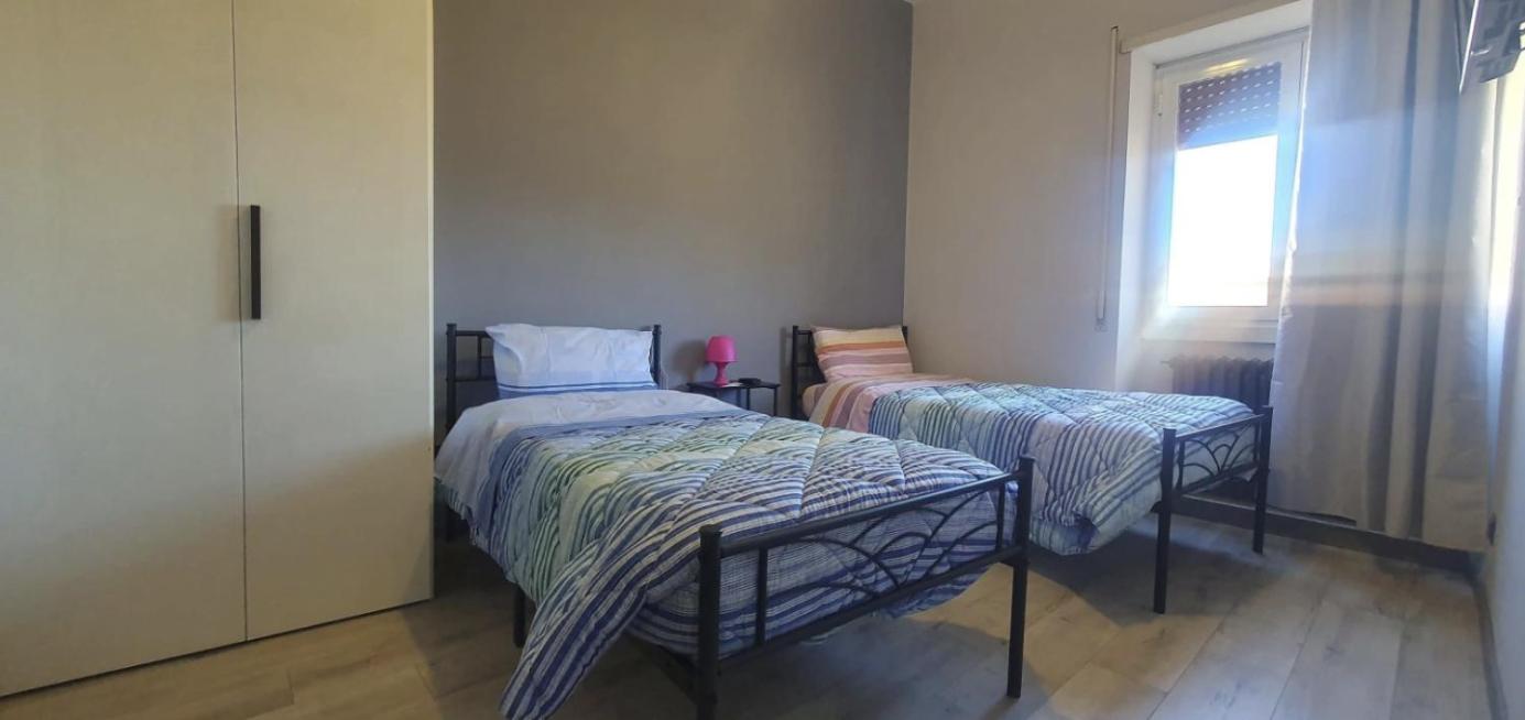 Twin Room with Private Bathroom photo 3