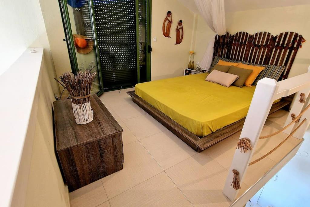 Three-Bedroom House photo 3