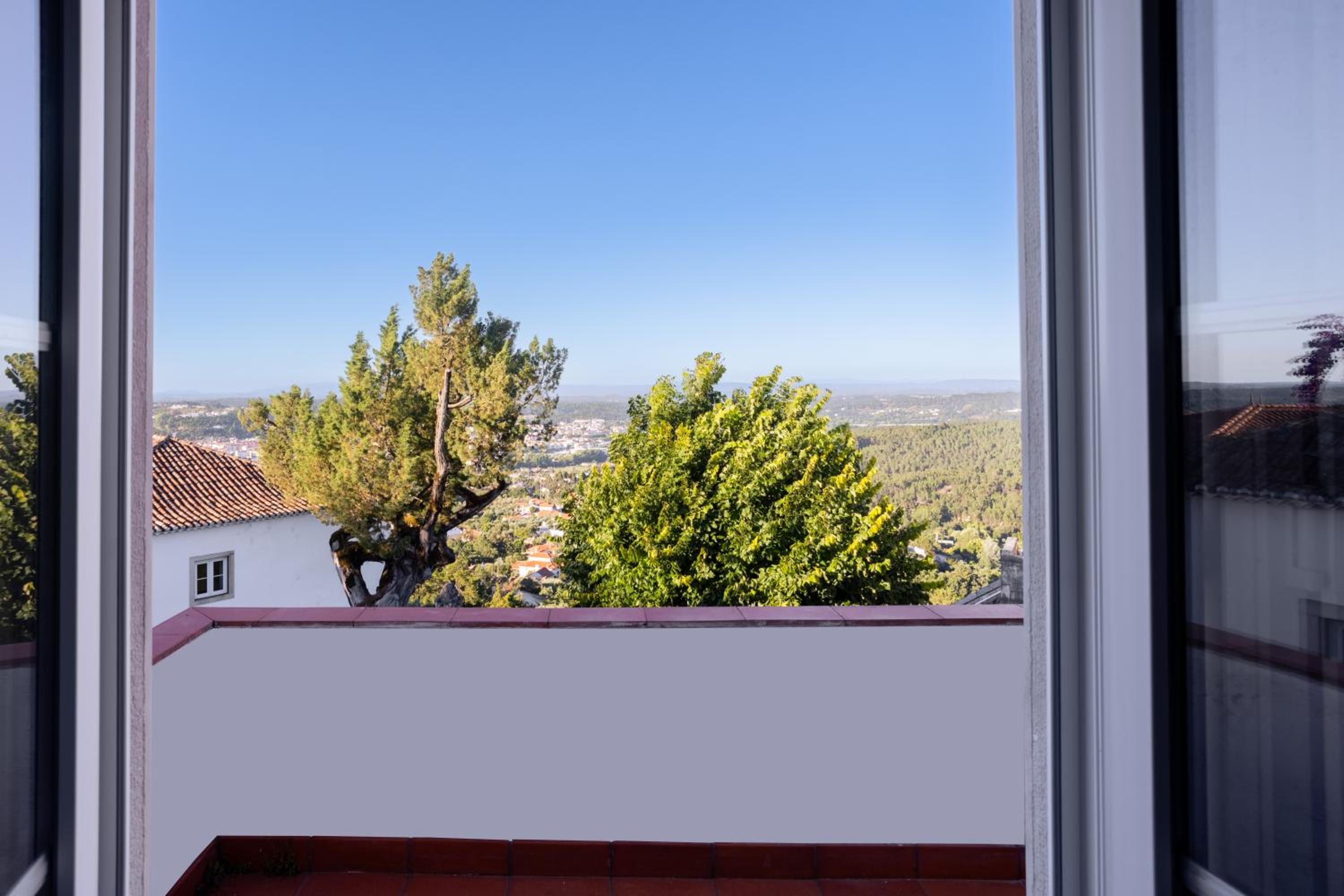 Double Room with Balcony - Photo 4