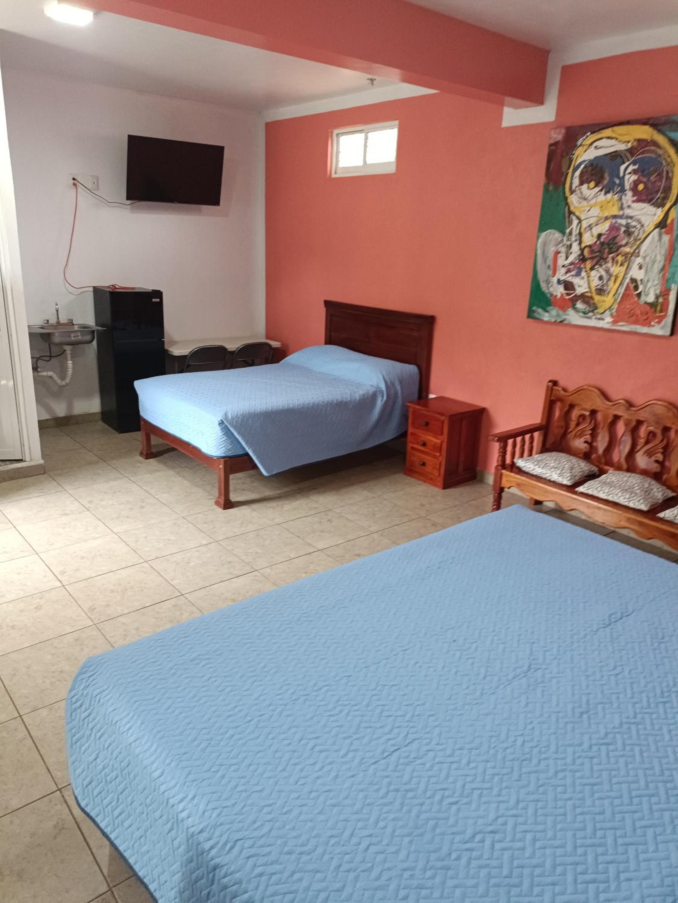 Twin Room - Photo 9