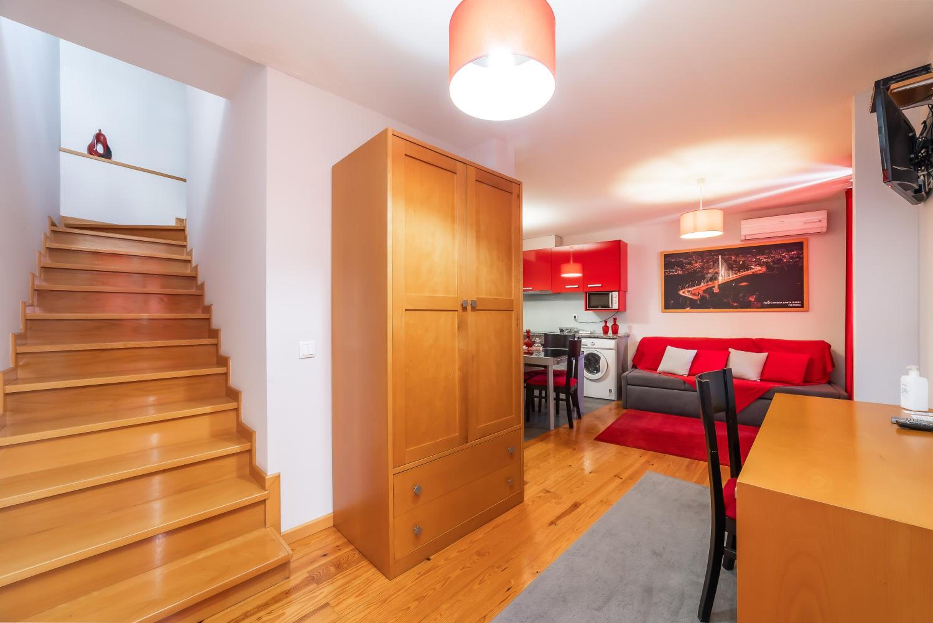 Apartment with Balcony - Photo 22