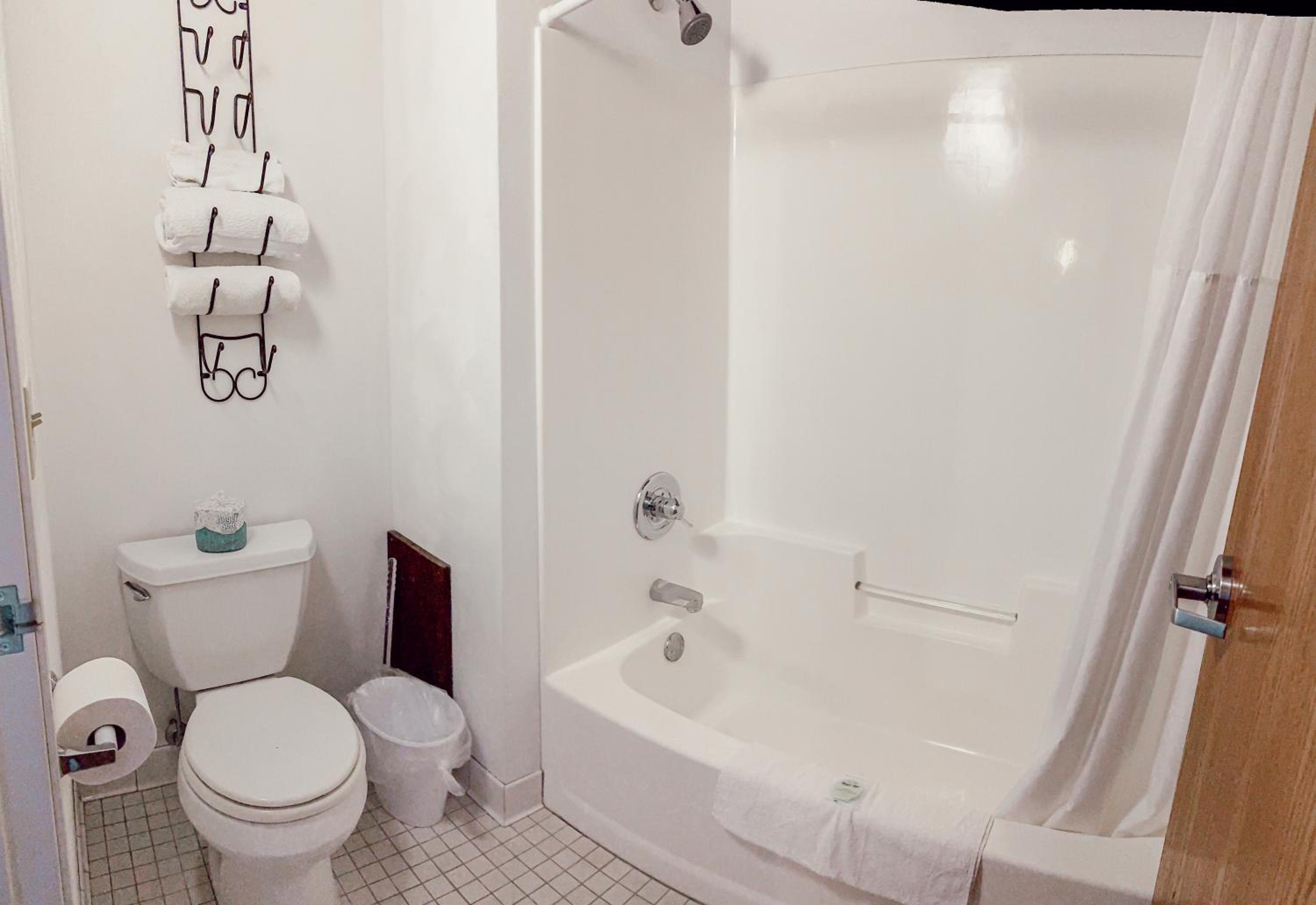 Deluxe King Room photo 2