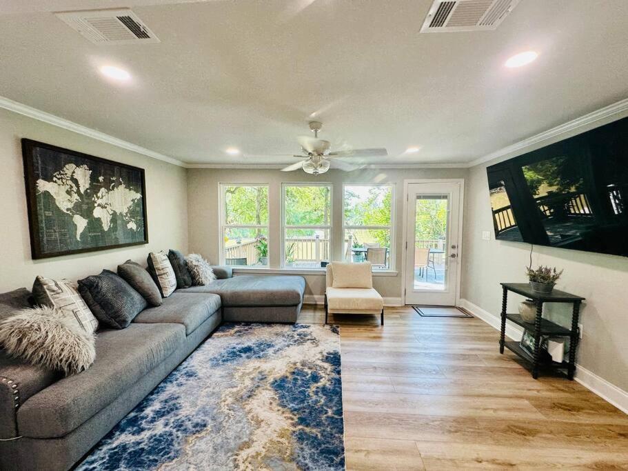 Three-Bedroom House photo 1