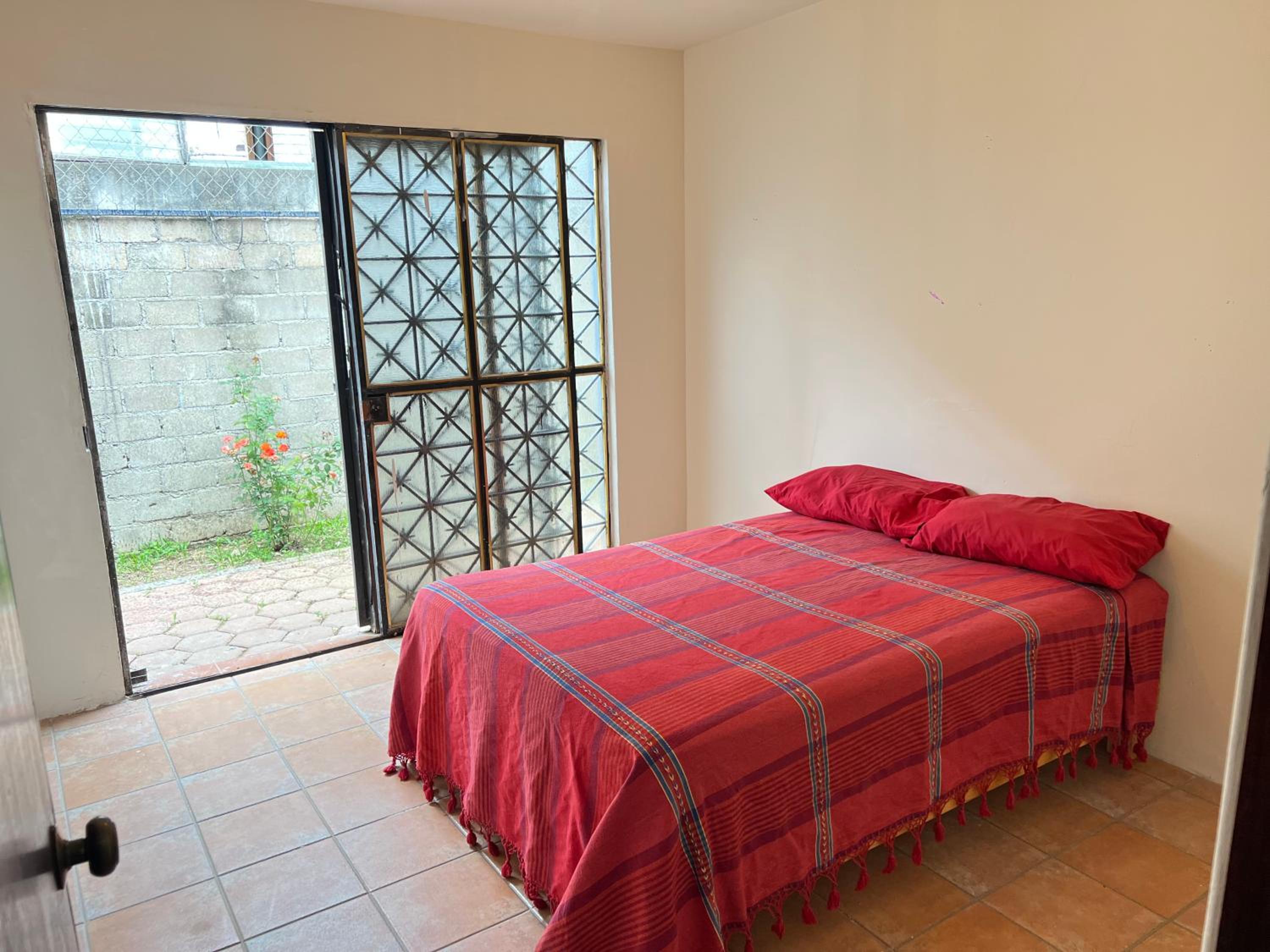 One-Bedroom House photo 1