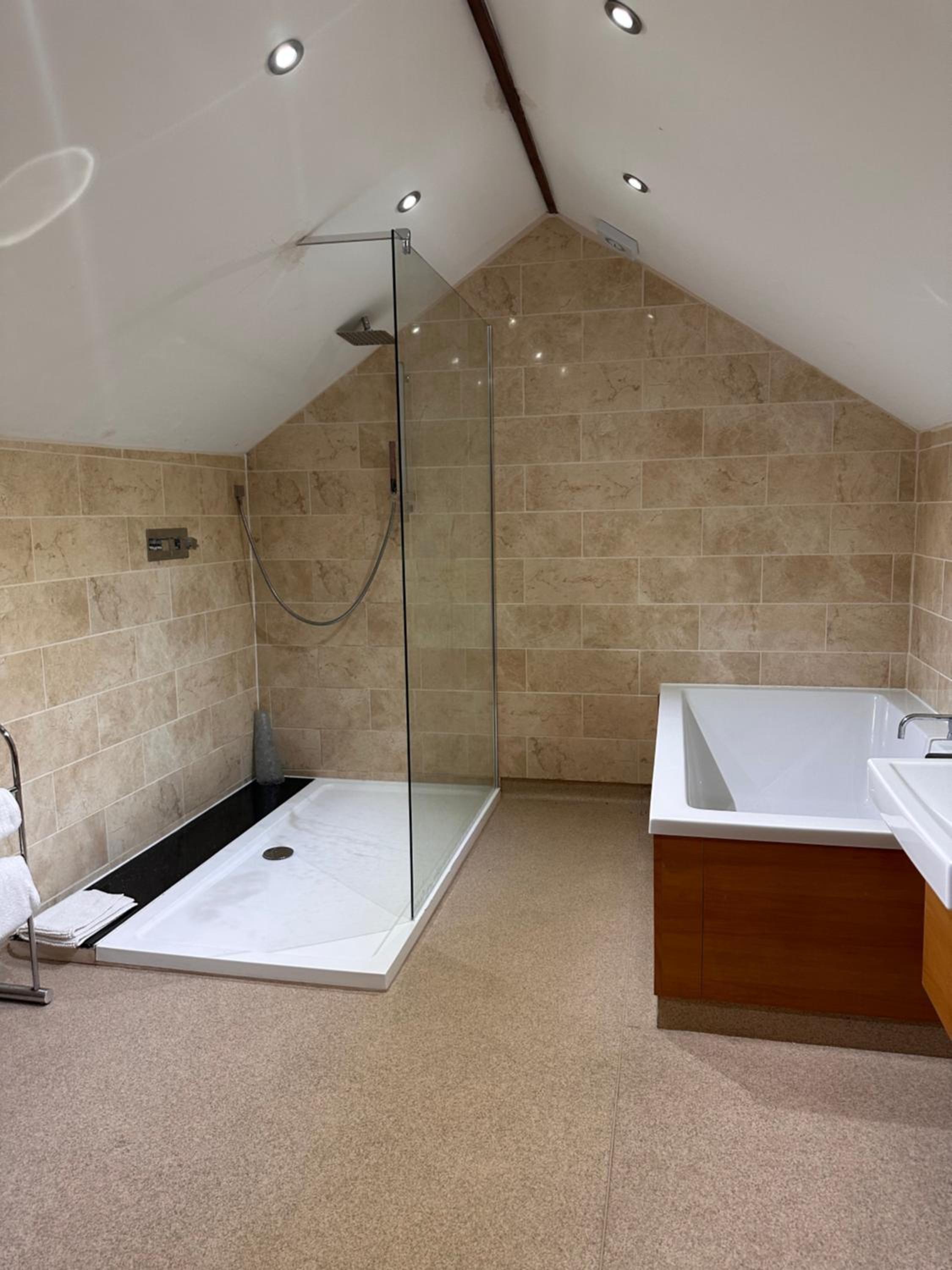 Deluxe Double Room with Bath photo 2