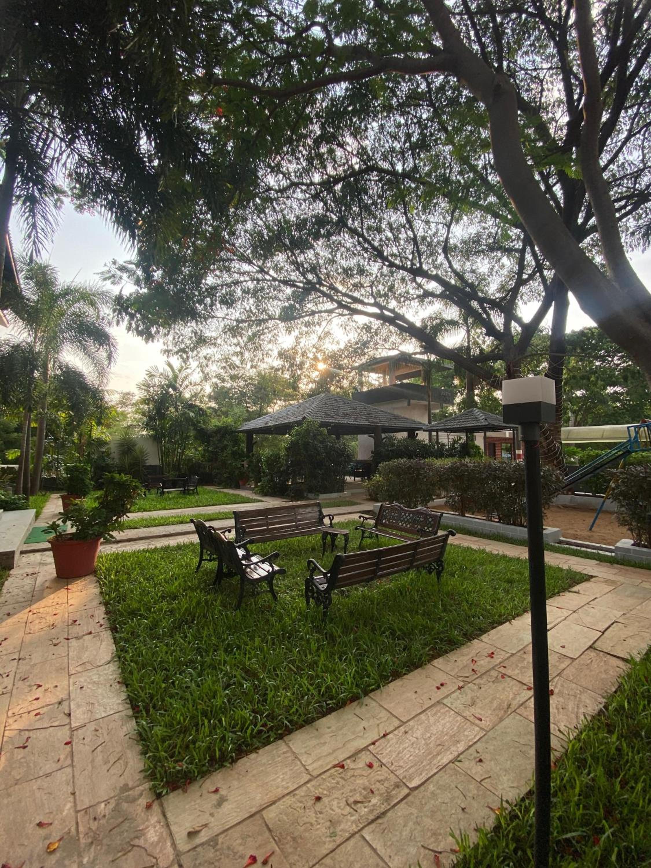 King Room with Garden View - Photo 2