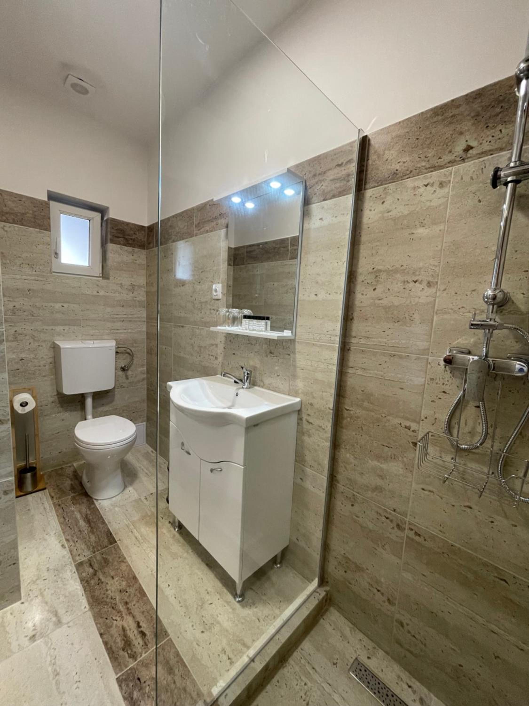 Superior Triple Room photo 3