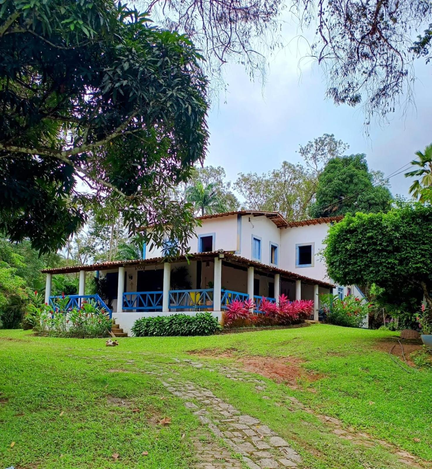 Six-Bedroom House photo 2
