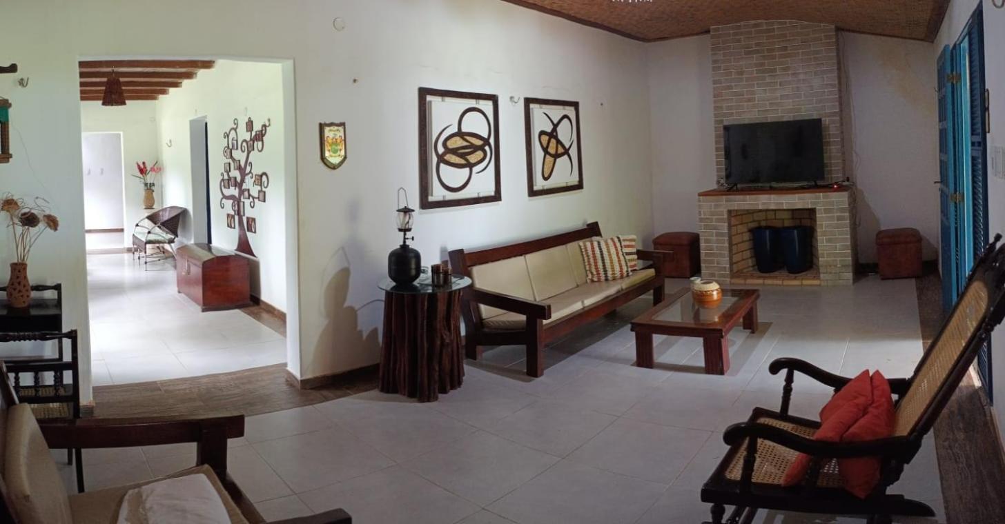 Six-Bedroom House photo 1