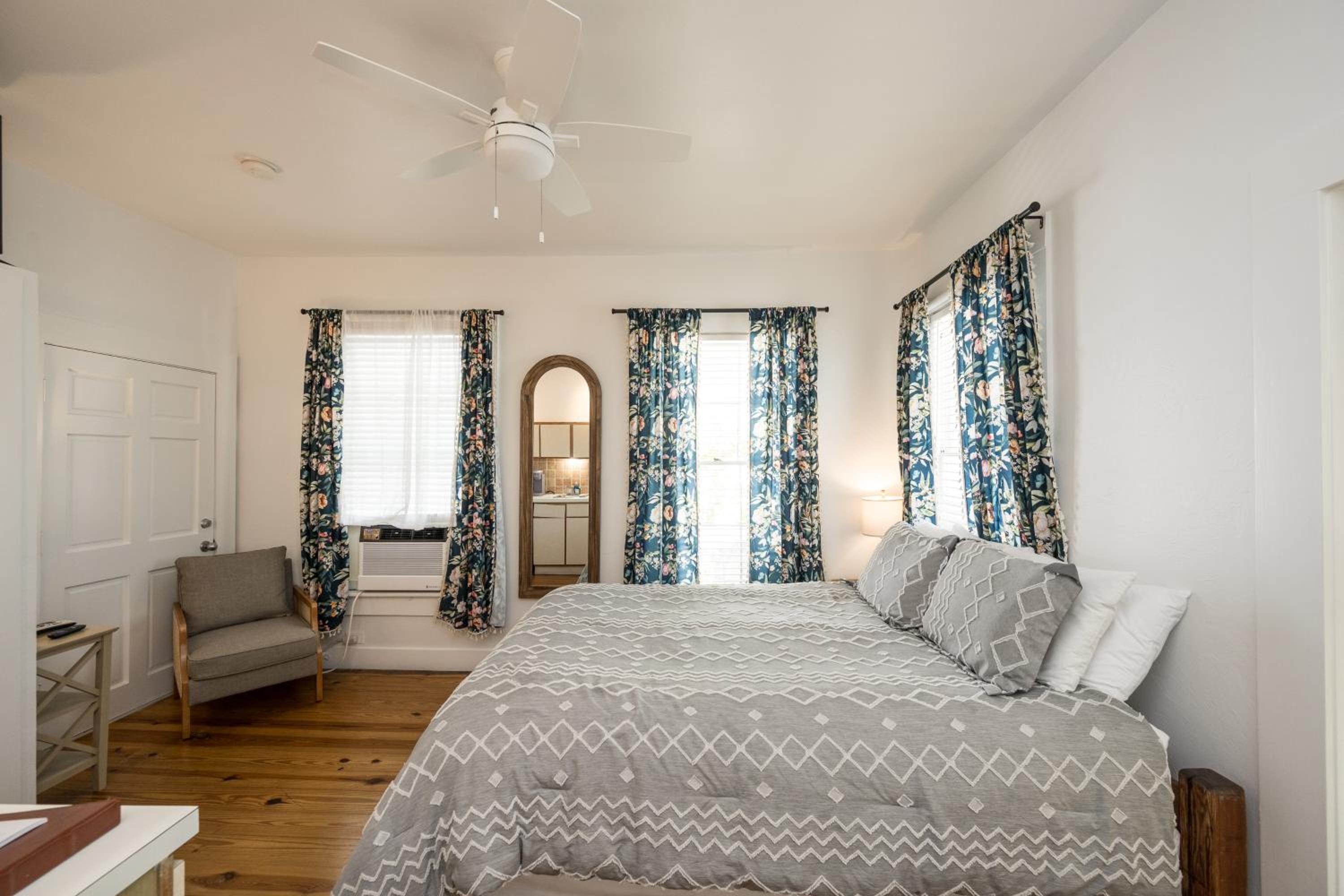 Standard Double or Twin Room with Balcony photo 3