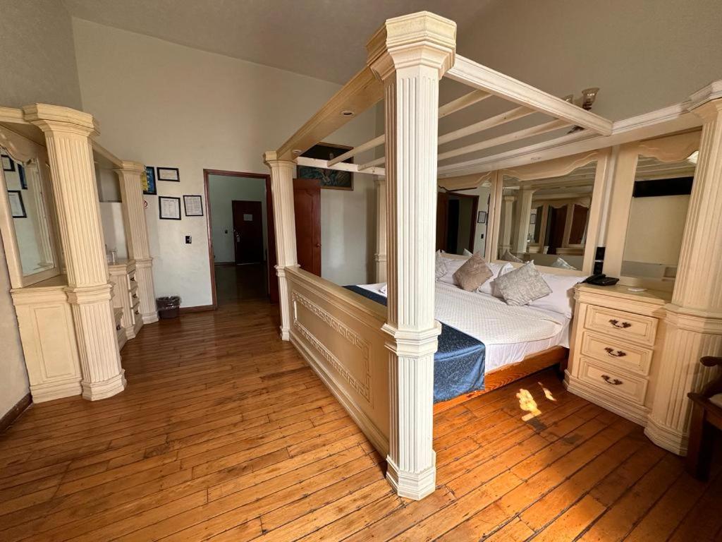 Suite - Photo 4