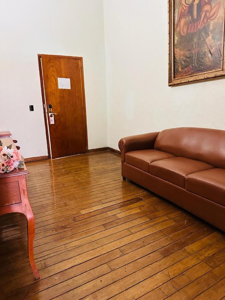 Suite - Photo 5