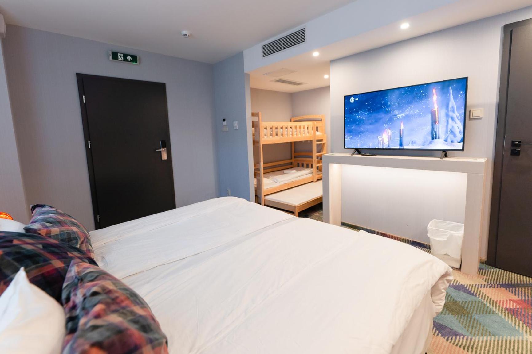 Deluxe Family Room