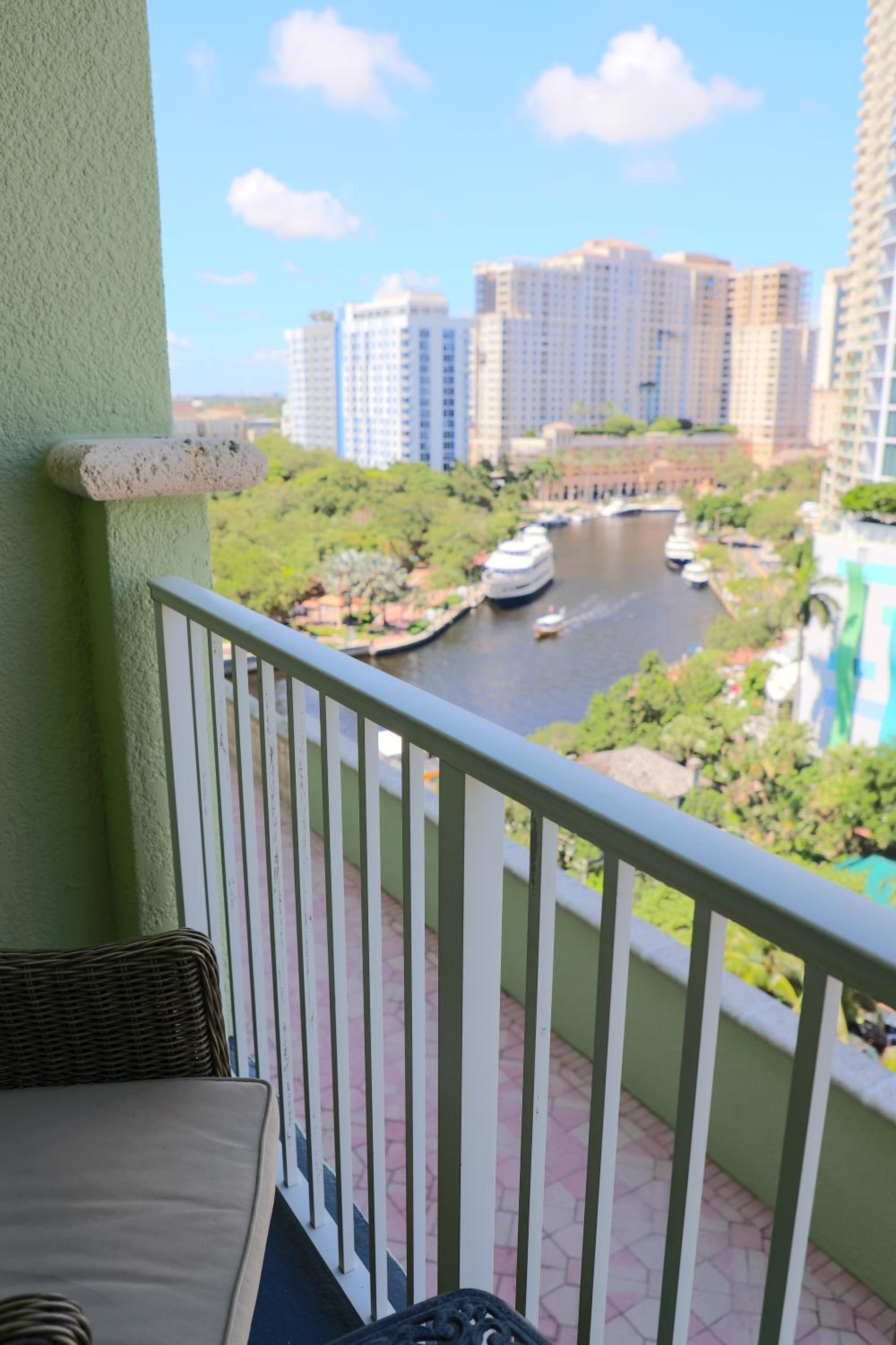 Suite with River View - Photo 5