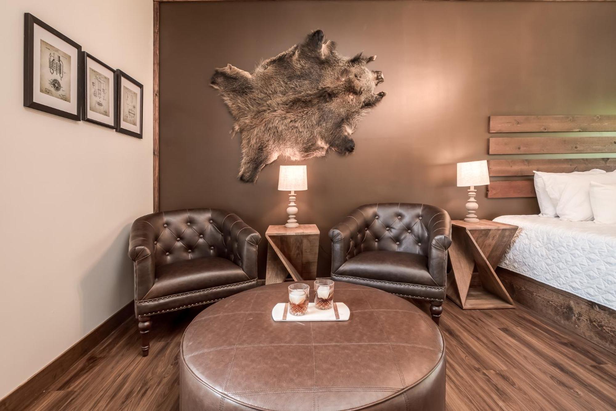 Deluxe King Suite