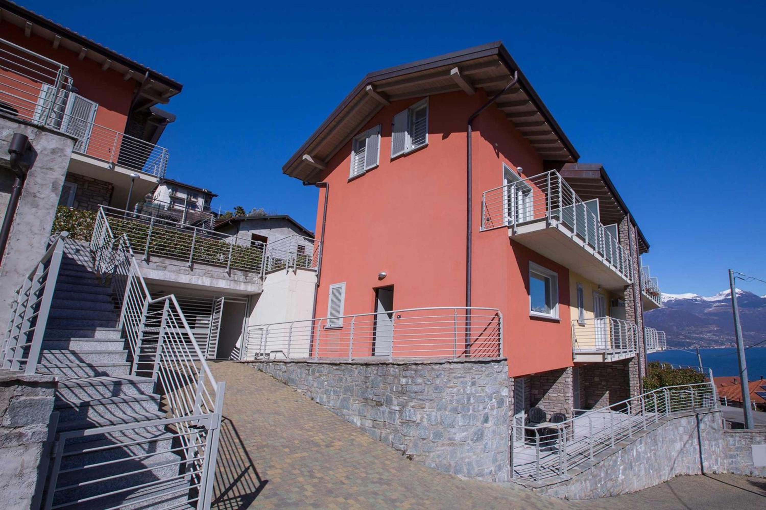 Apartment with Lake View photo 2
