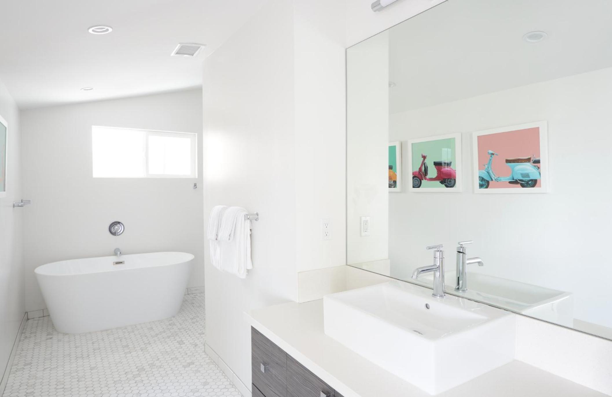 Superior King Room - Photo 6