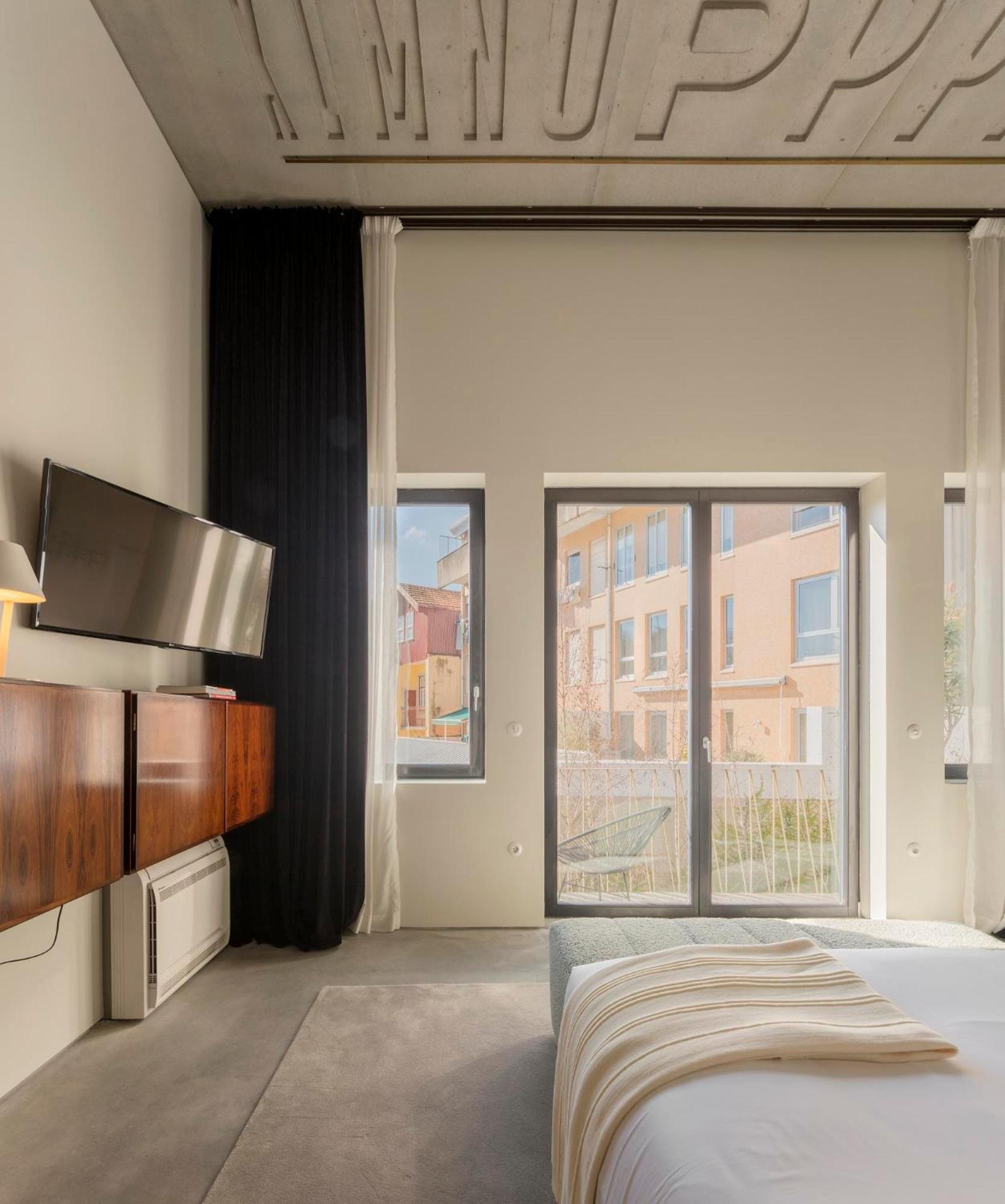 Deluxe Double or Twin Room with Balcony and Garden View - Photo 2