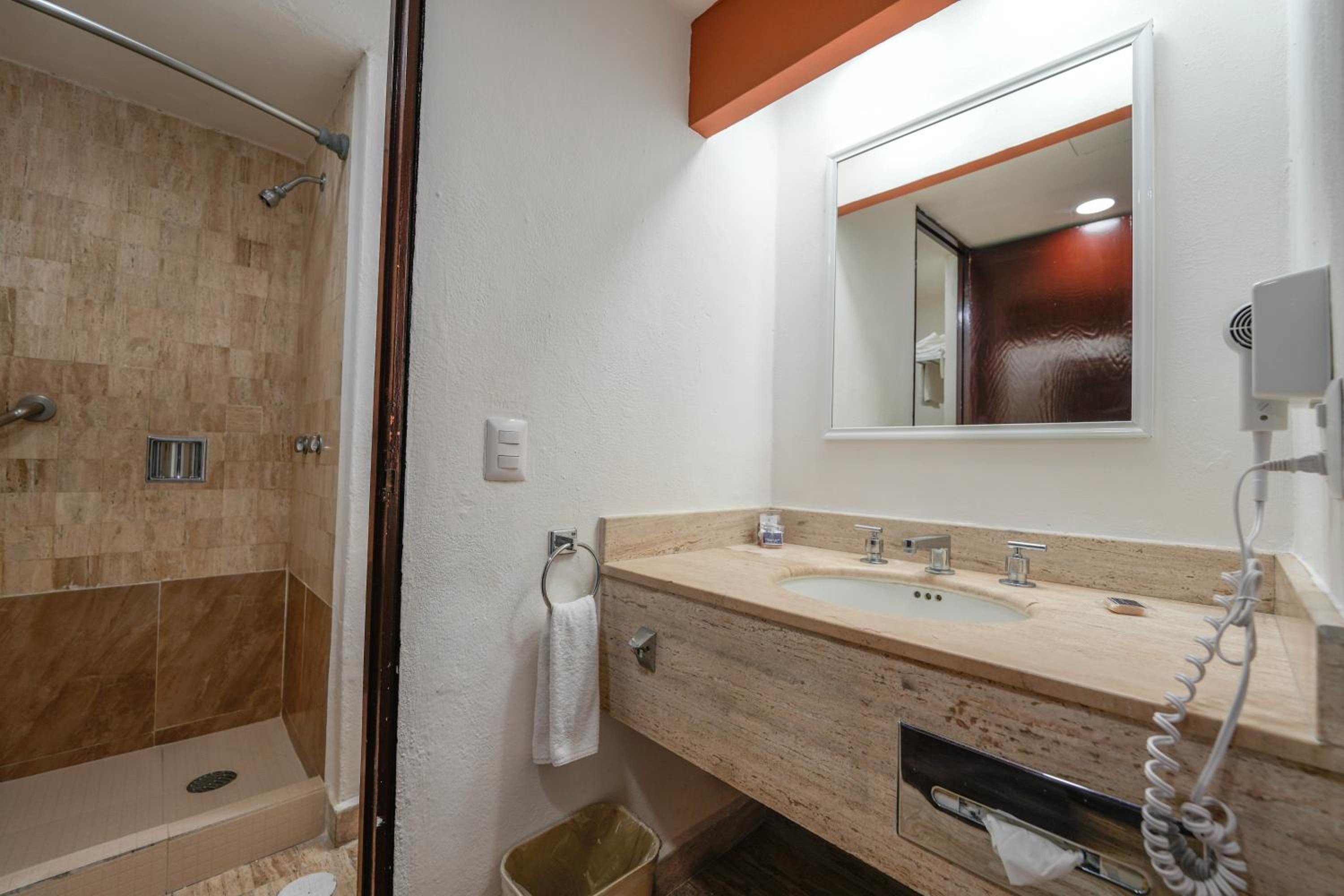 Standard Single Room - Photo 6