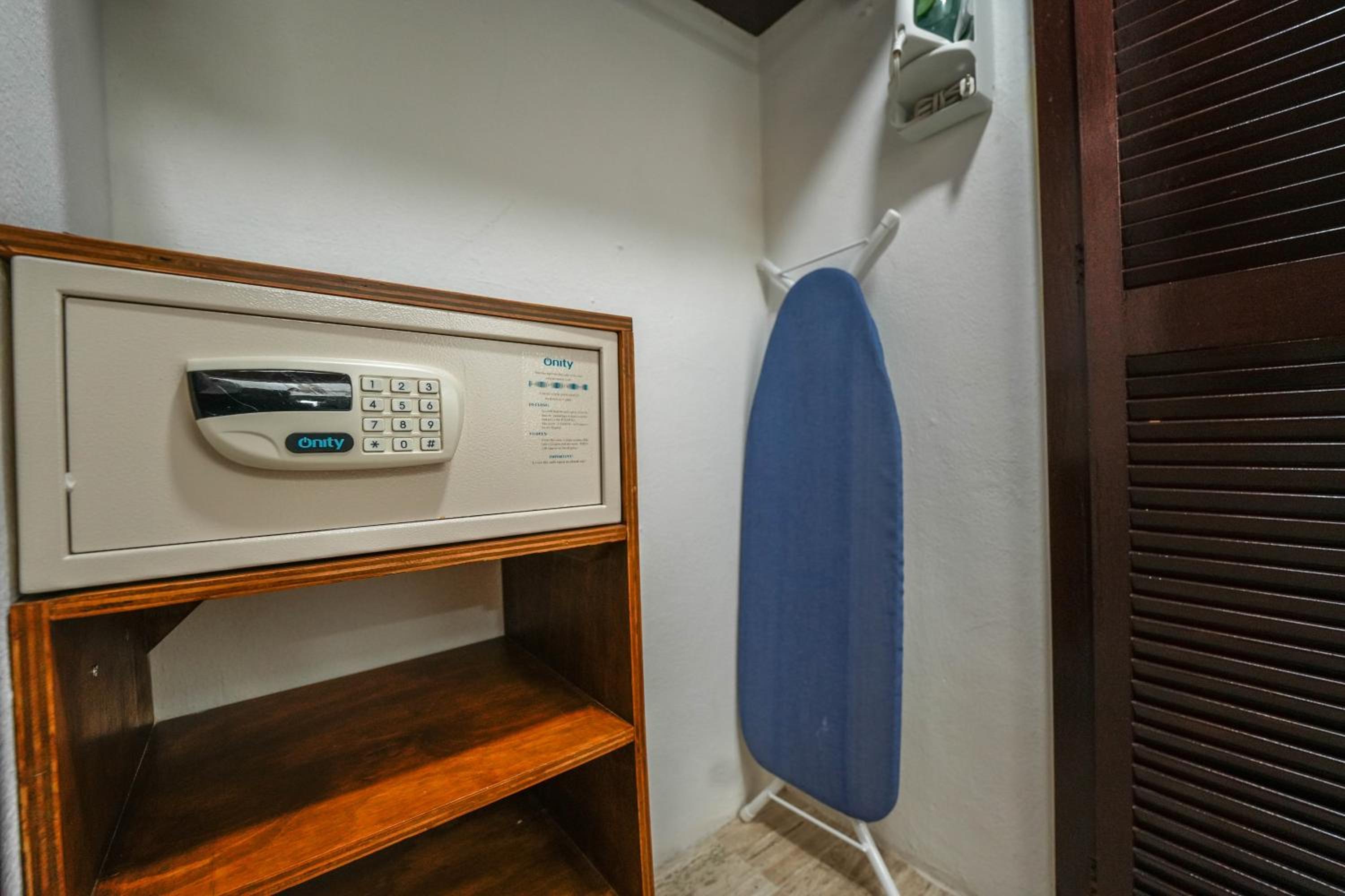 Standard Single Room - Photo 2