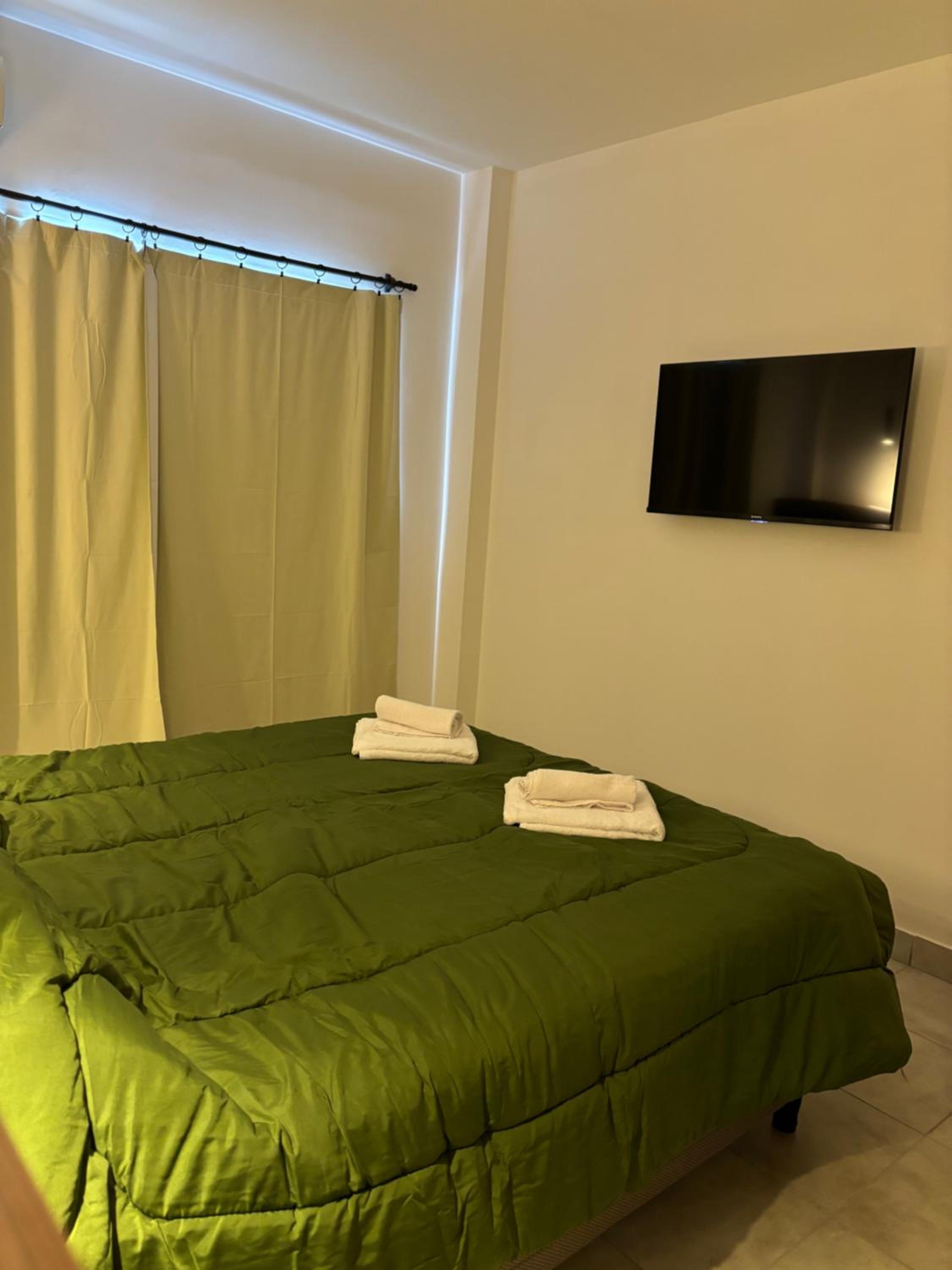 One-Bedroom Apartment photo 1