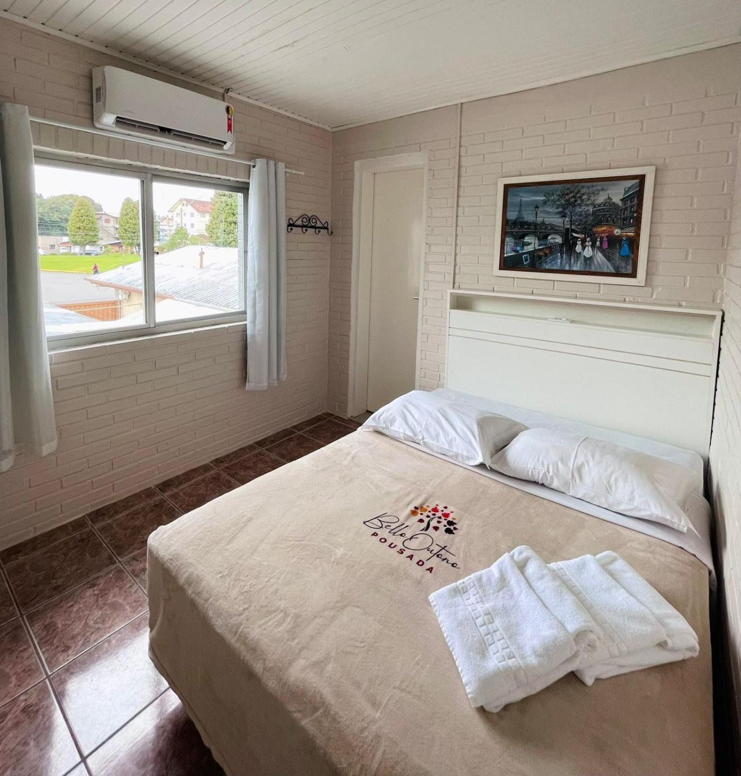 Standard Suite - Photo 2
