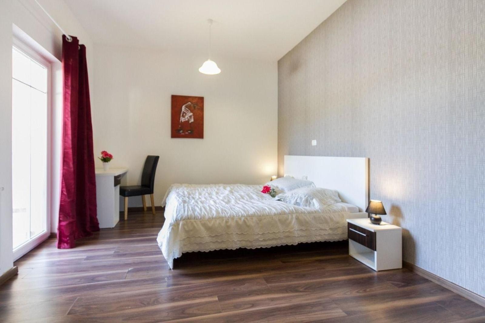 Ten-Bedroom Holiday Home photo 1