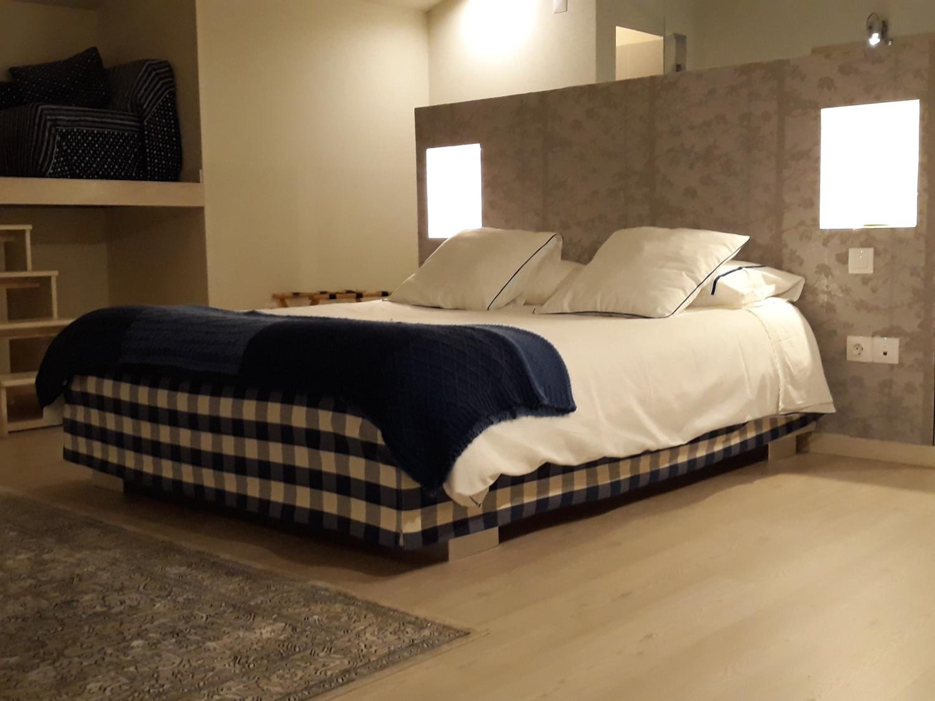 Deluxe Suite - Photo 5
