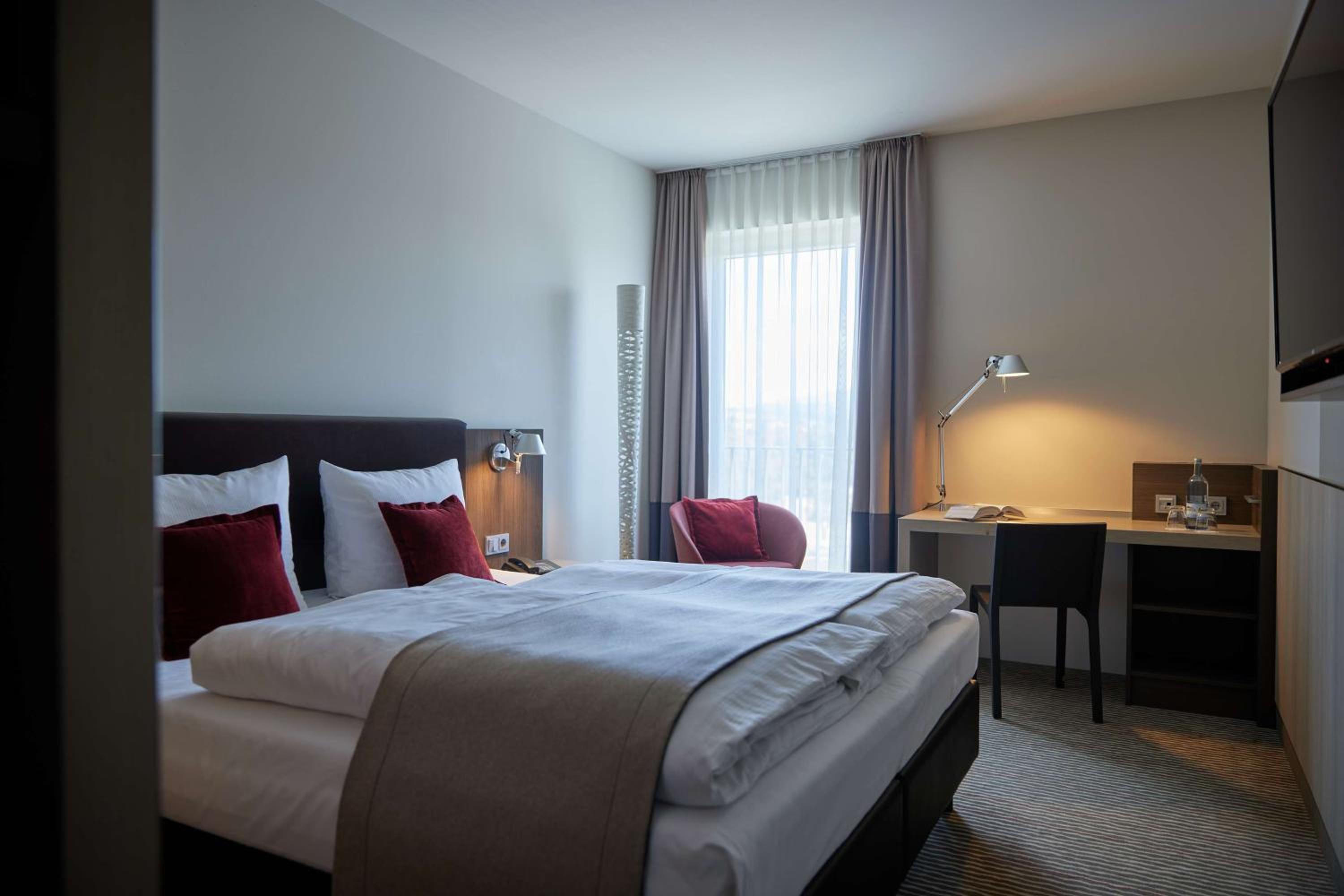 Standard Medium Room
