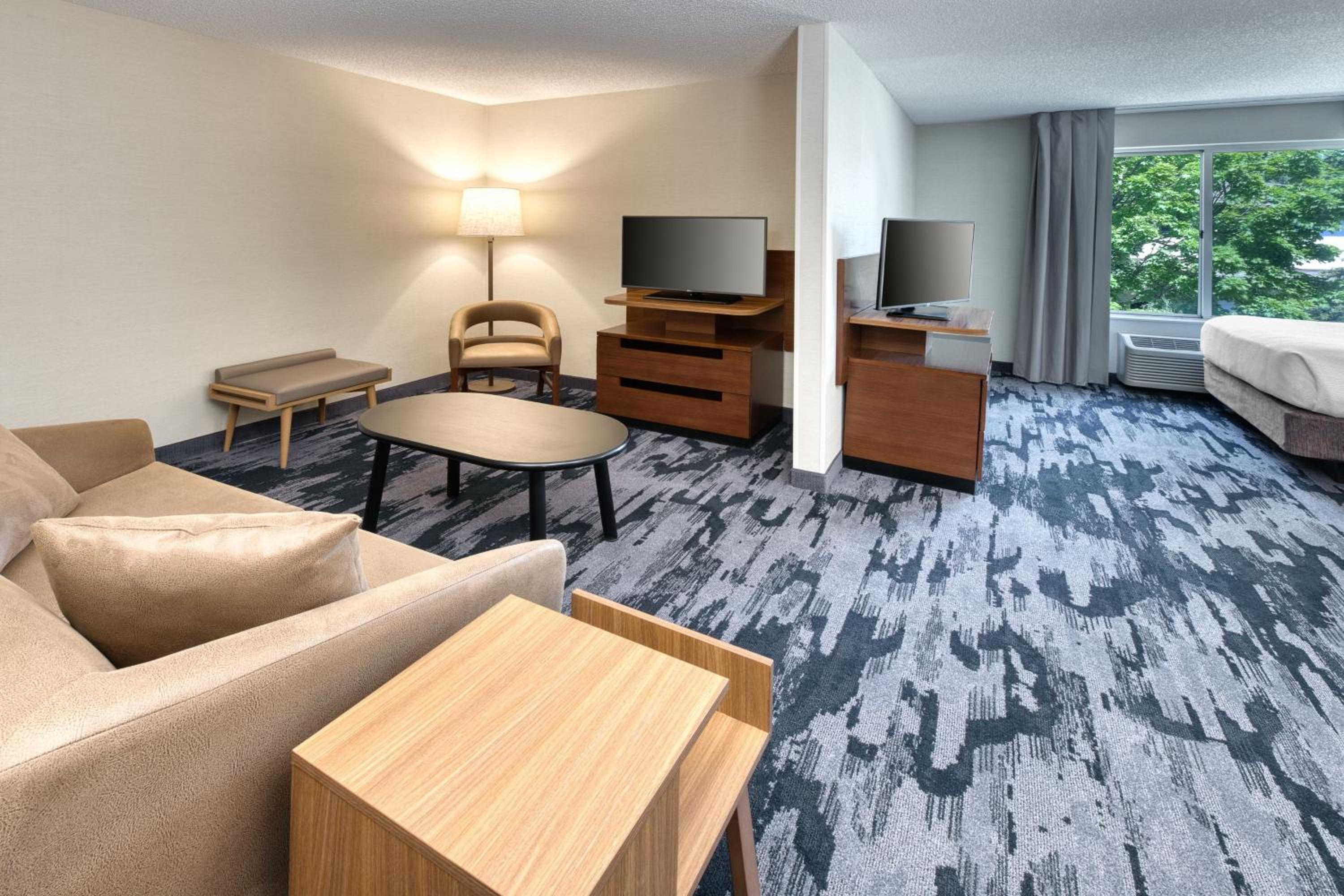 Queen Suite with Two Queen Beds and Sofa Bed photo 1