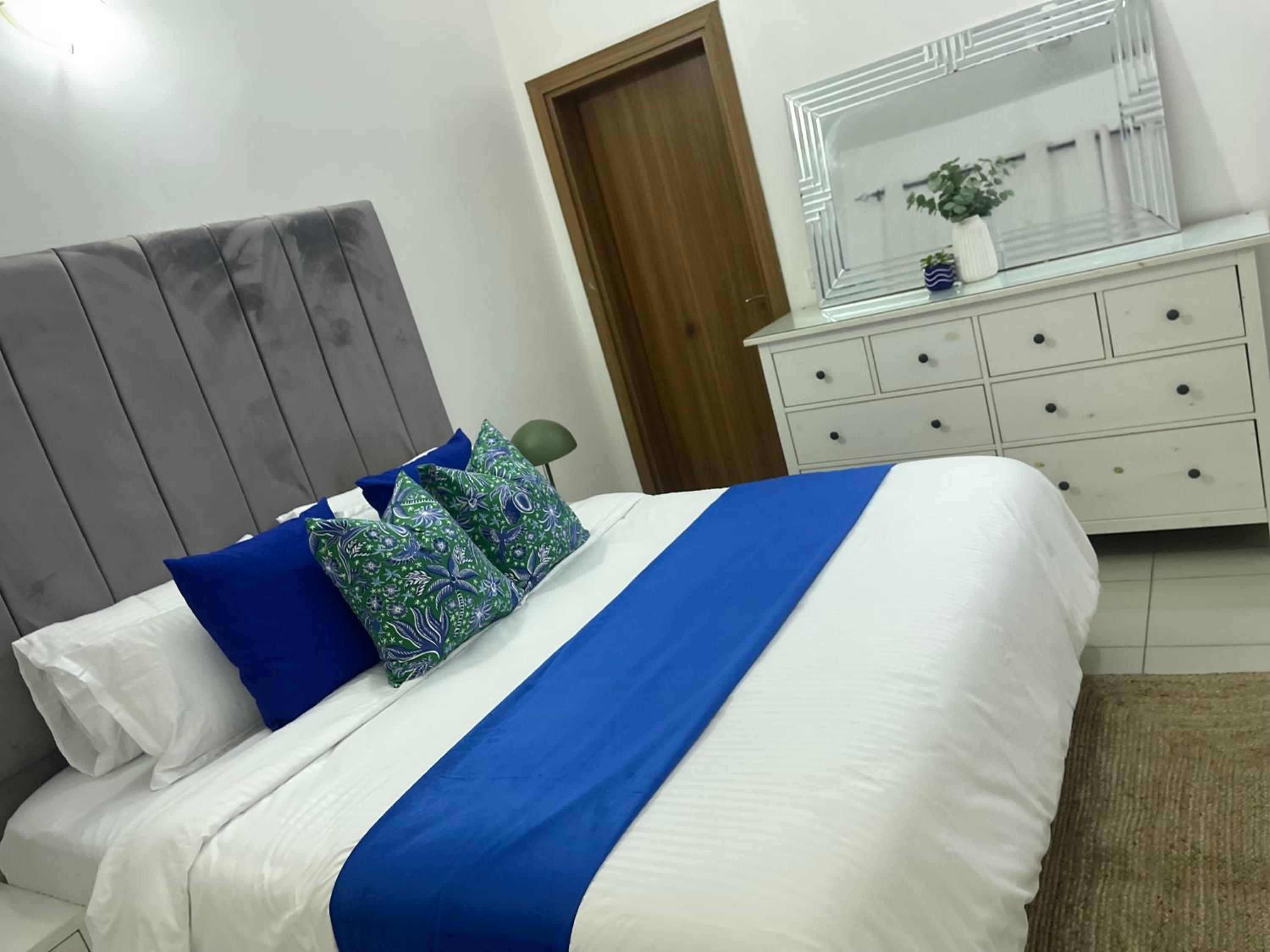 One-Bedroom House photo 1