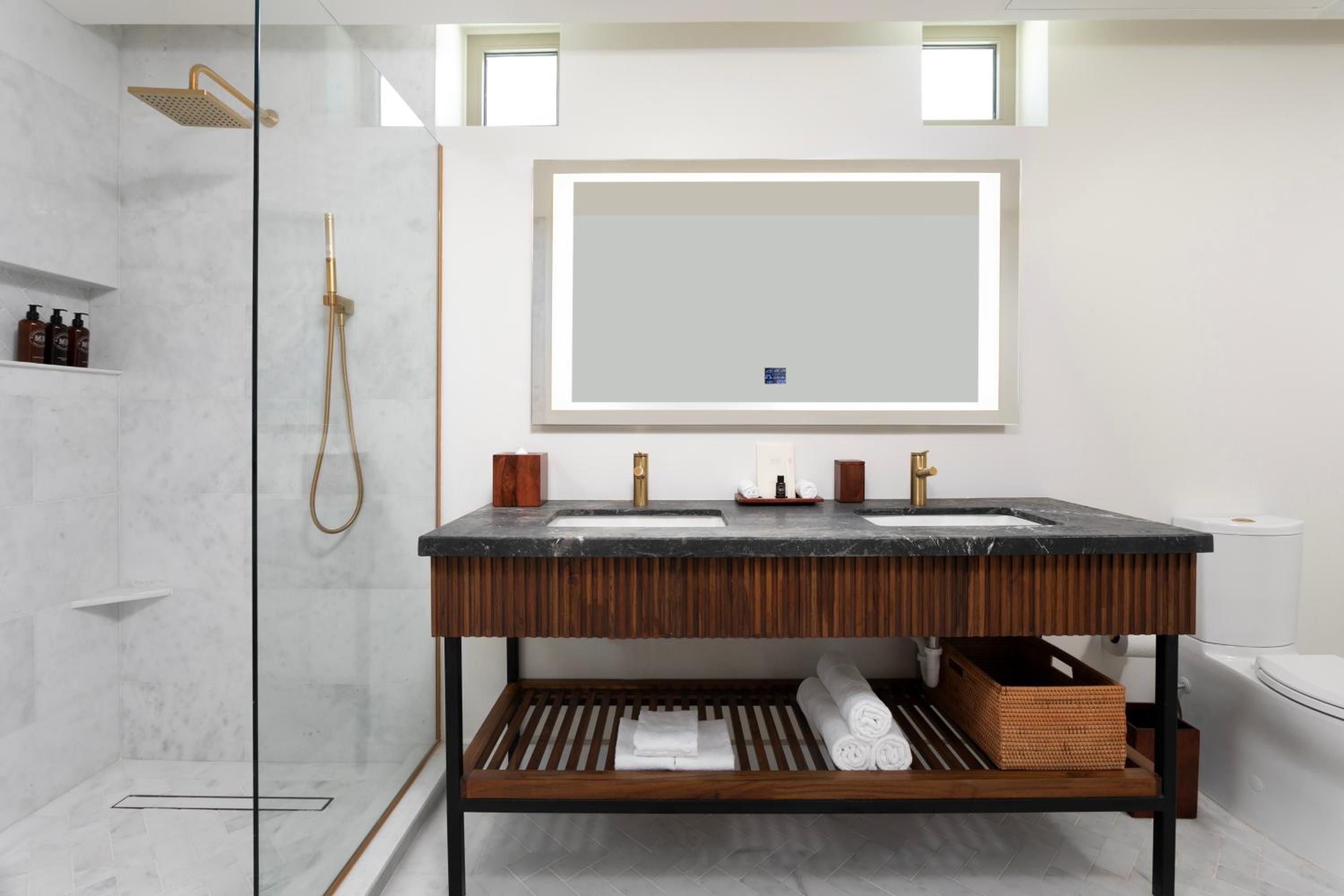 Standard Suite