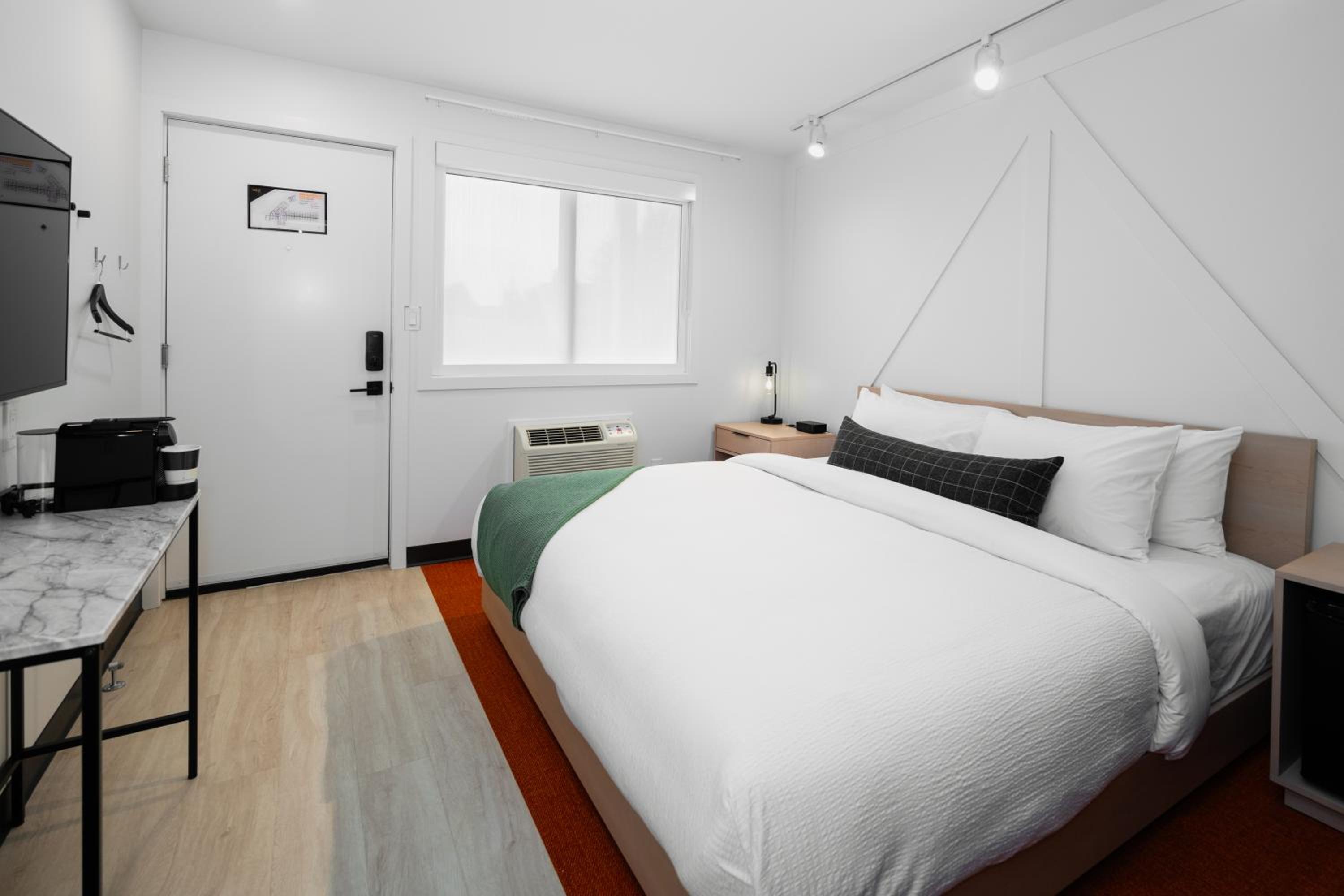 King Room with Mountain View