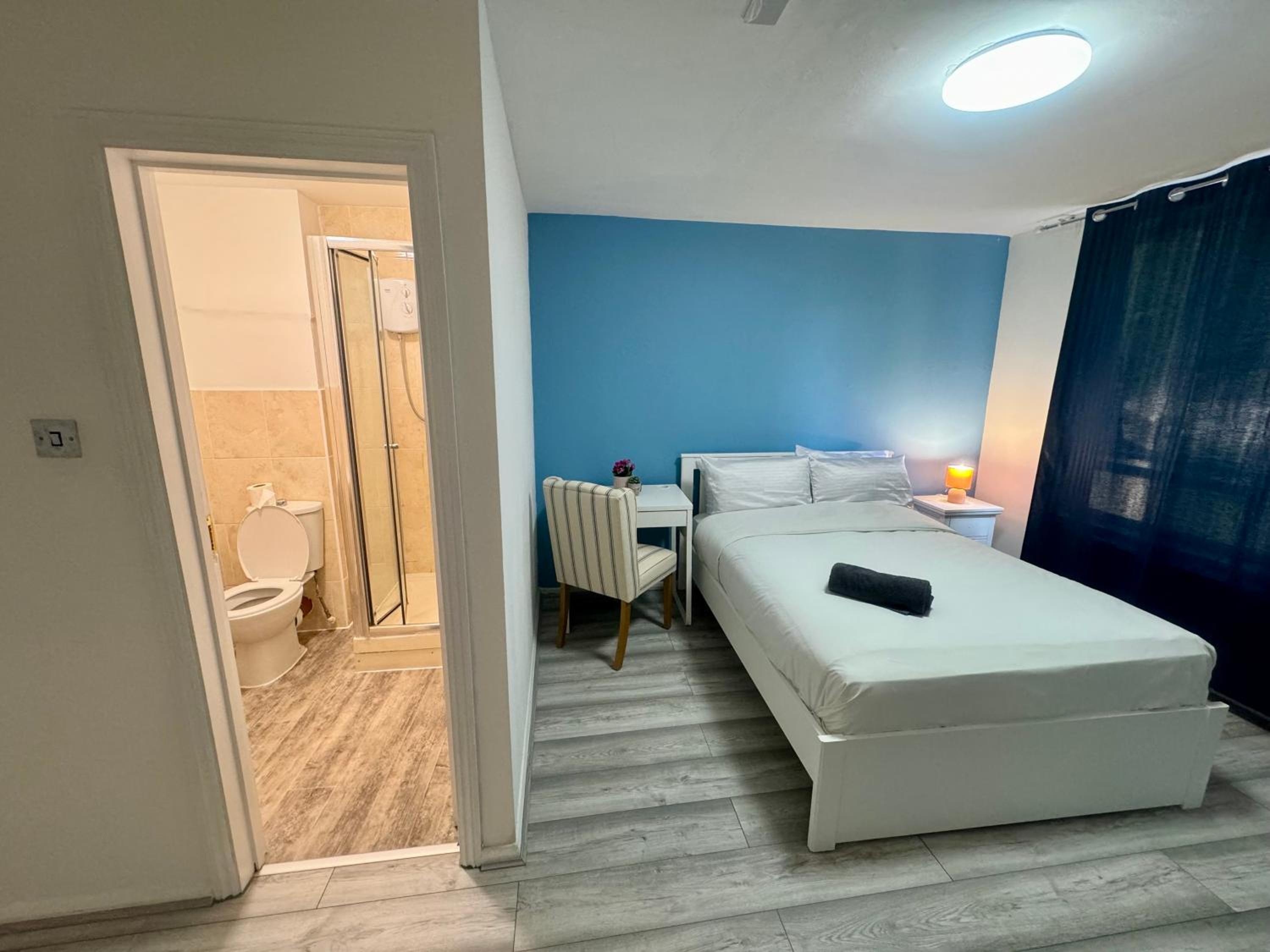 Double Room with Private Bathroom photo 2