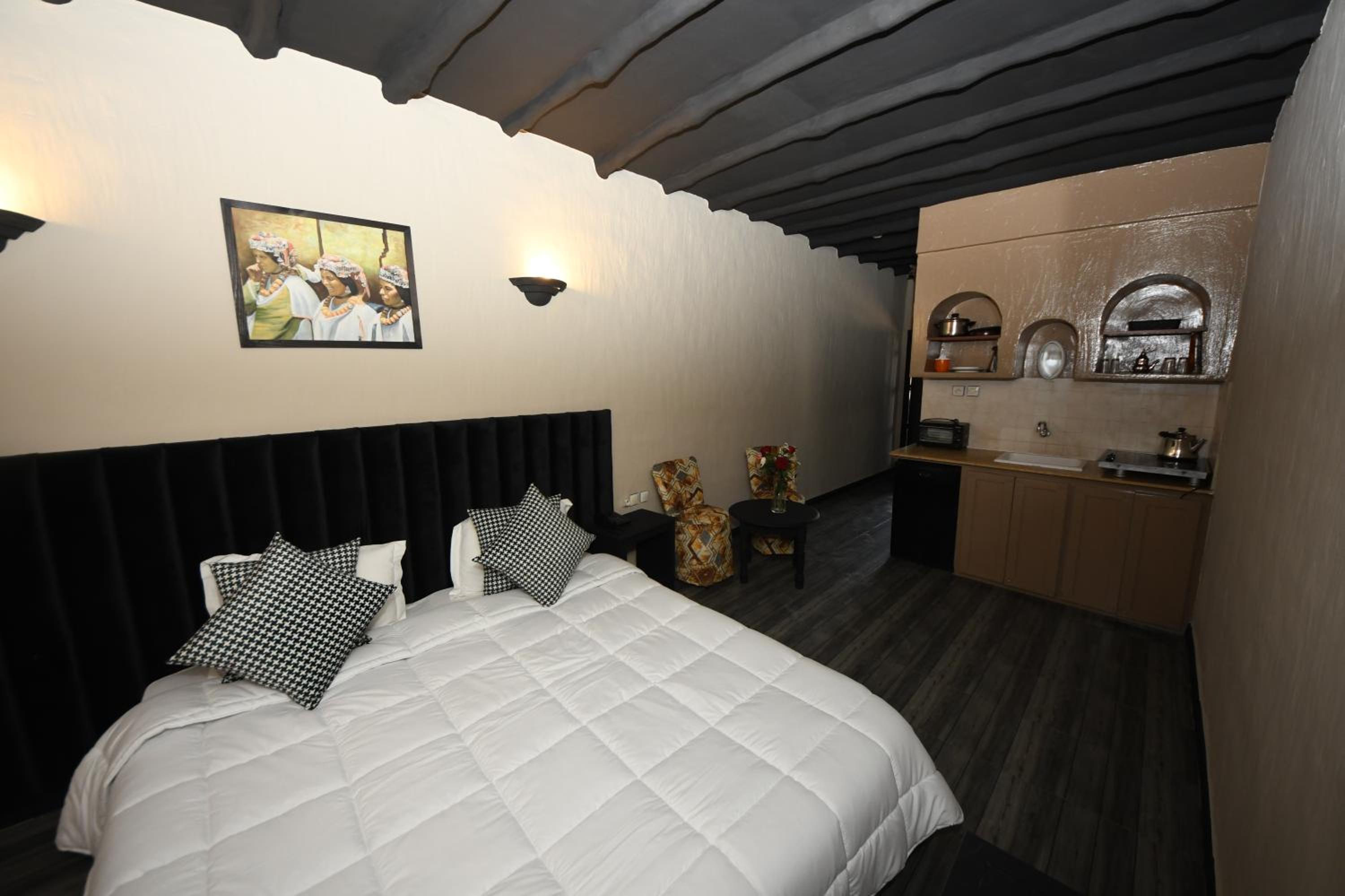 Double or Twin Room - Photo 4